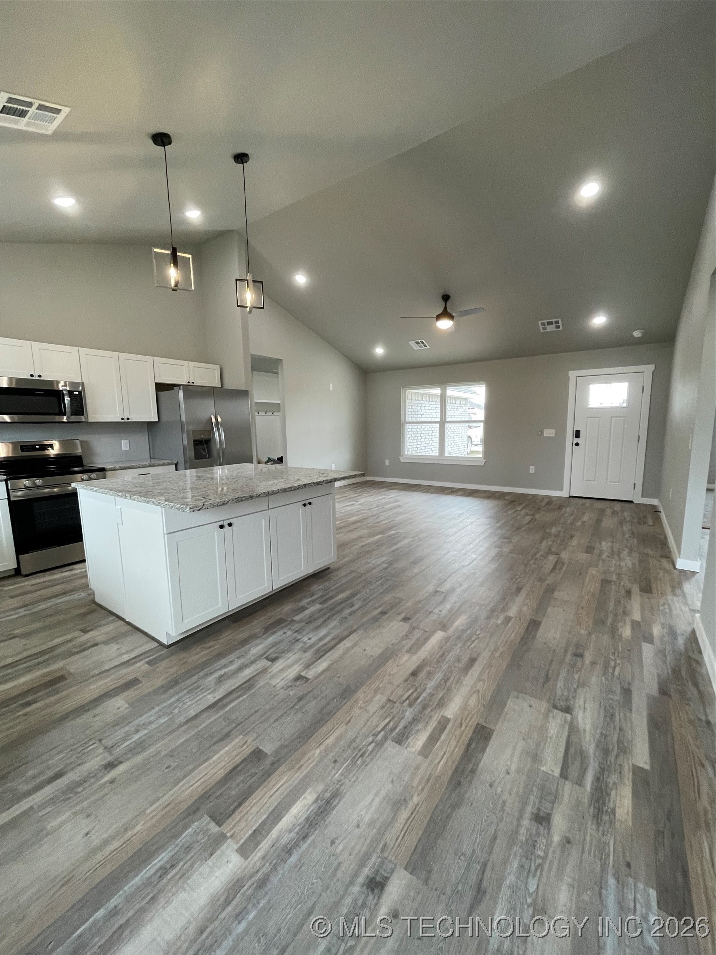 5905 Bluestem Way Property Photo 2