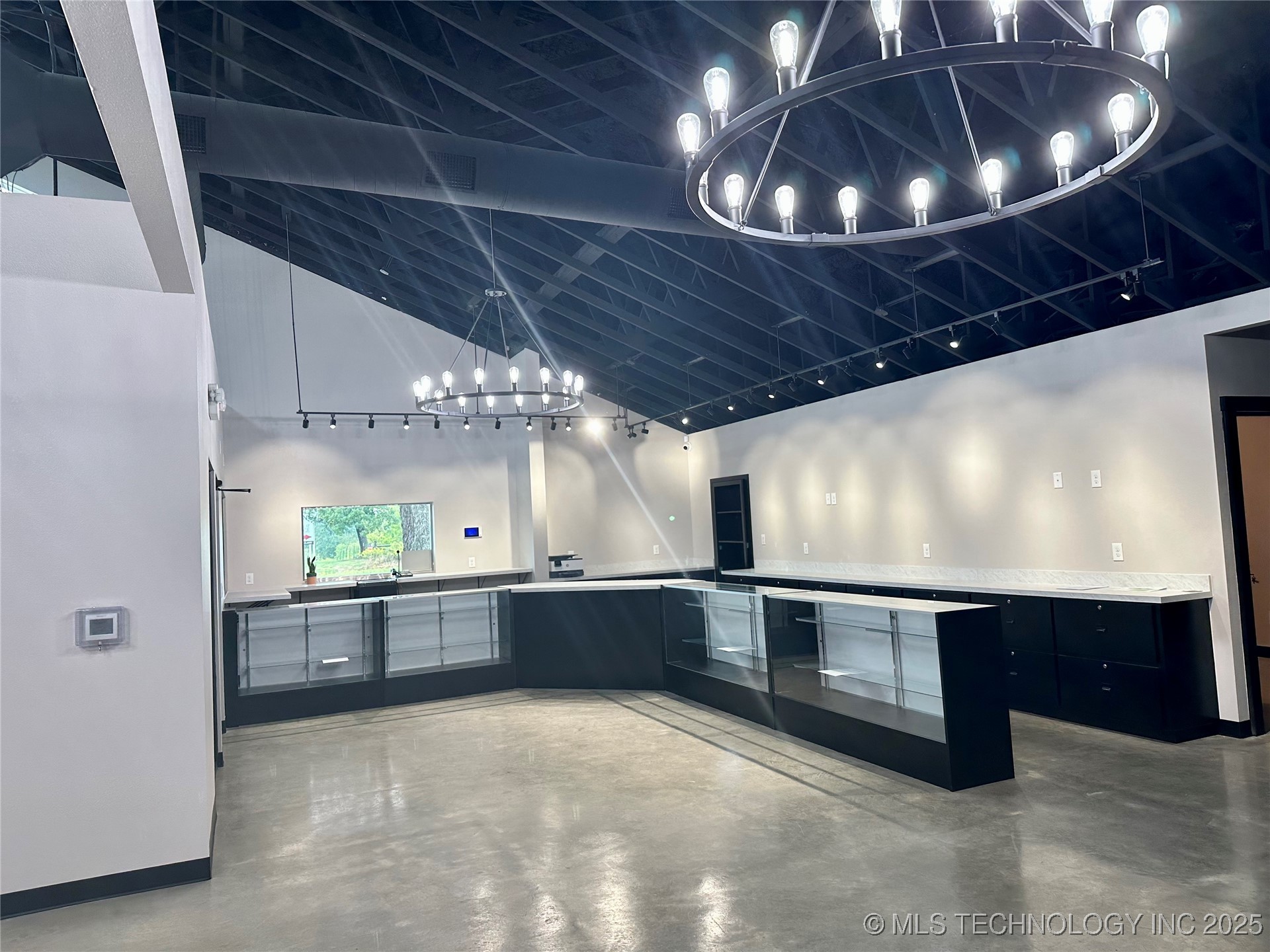 11106 Rogers Road Property Photo 5