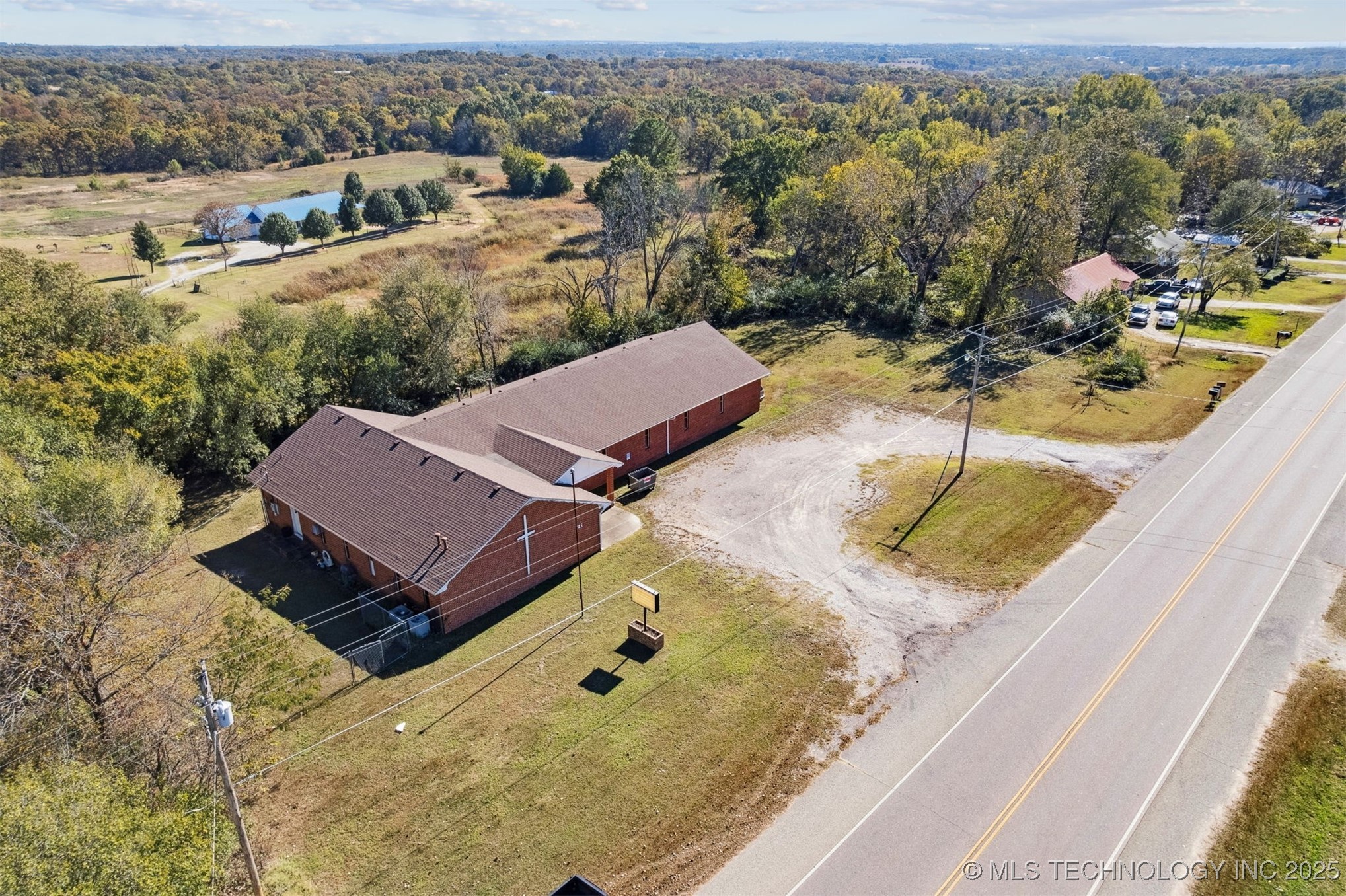 720 S Main Street Property Photo 5