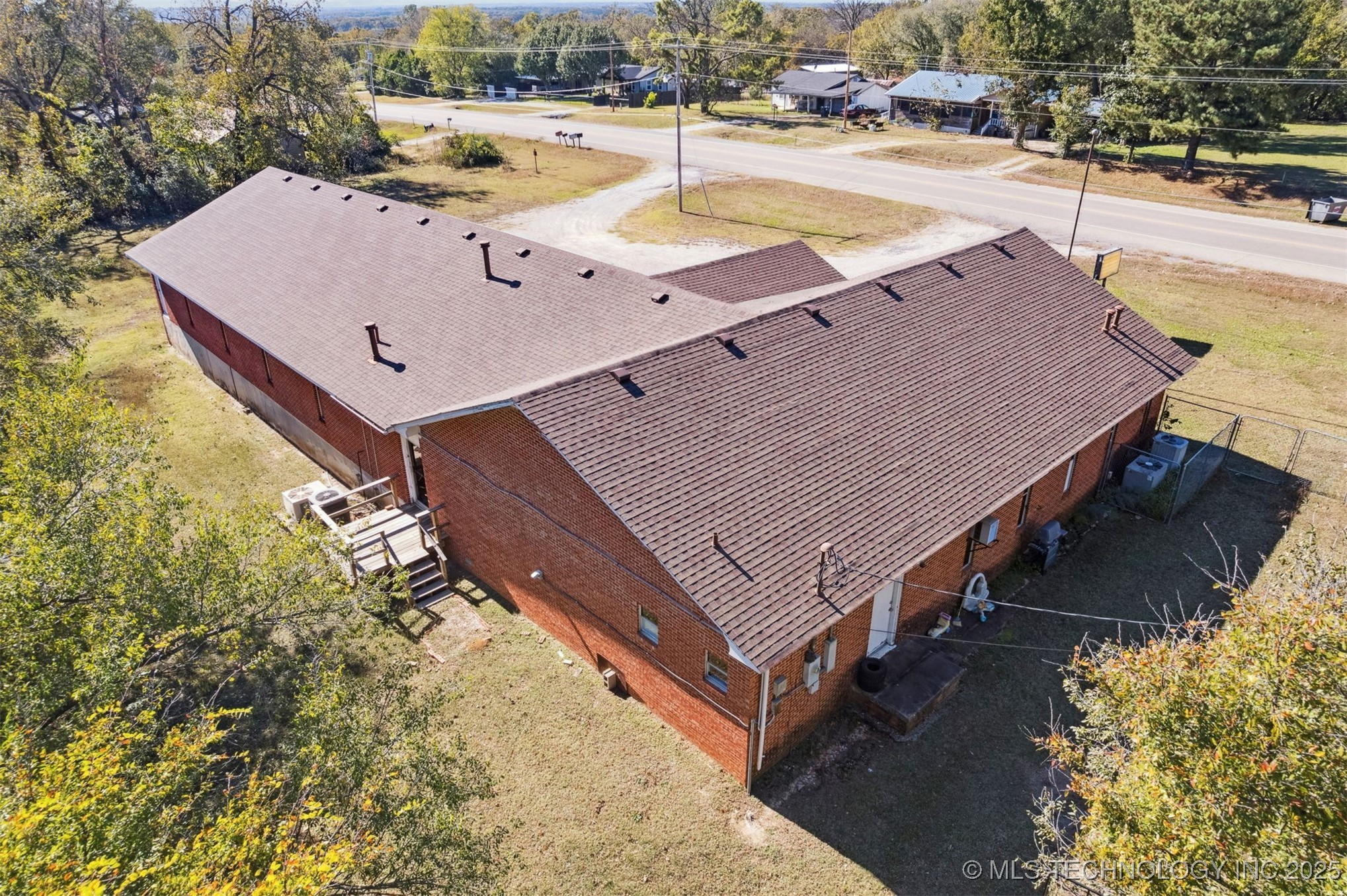 720 S Main Street Property Photo 9