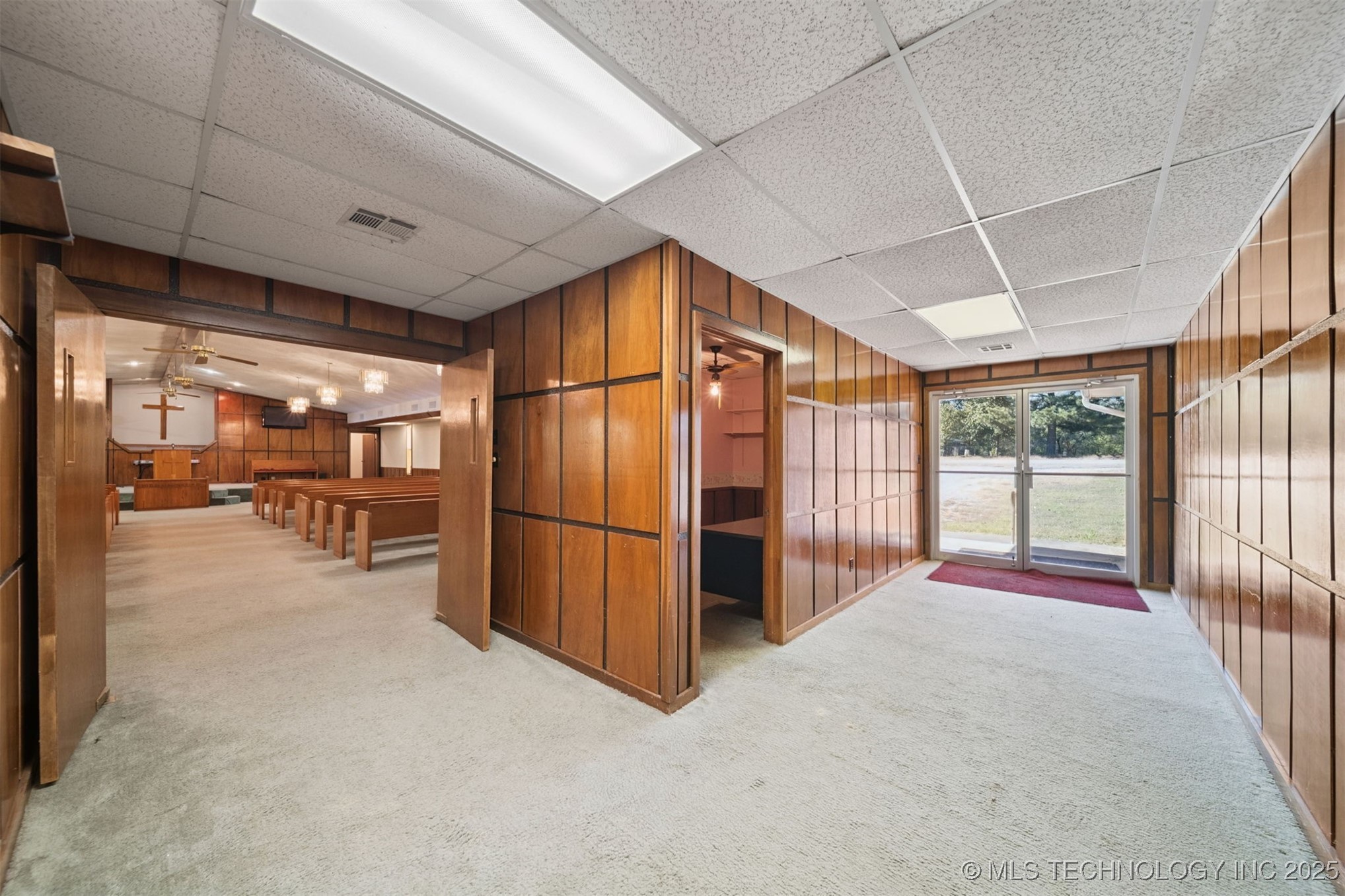 720 S Main Street Property Photo 12