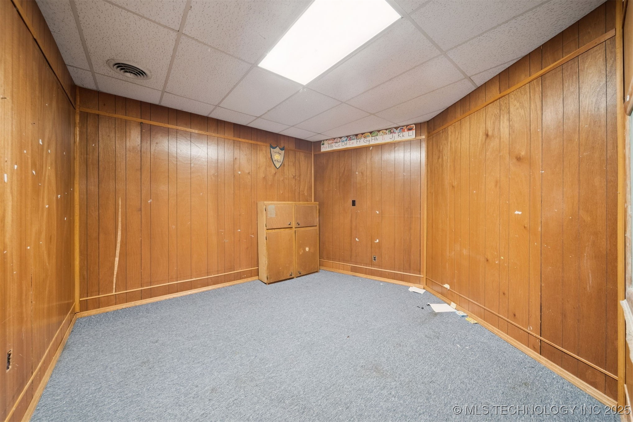 720 S Main Street Property Photo 15