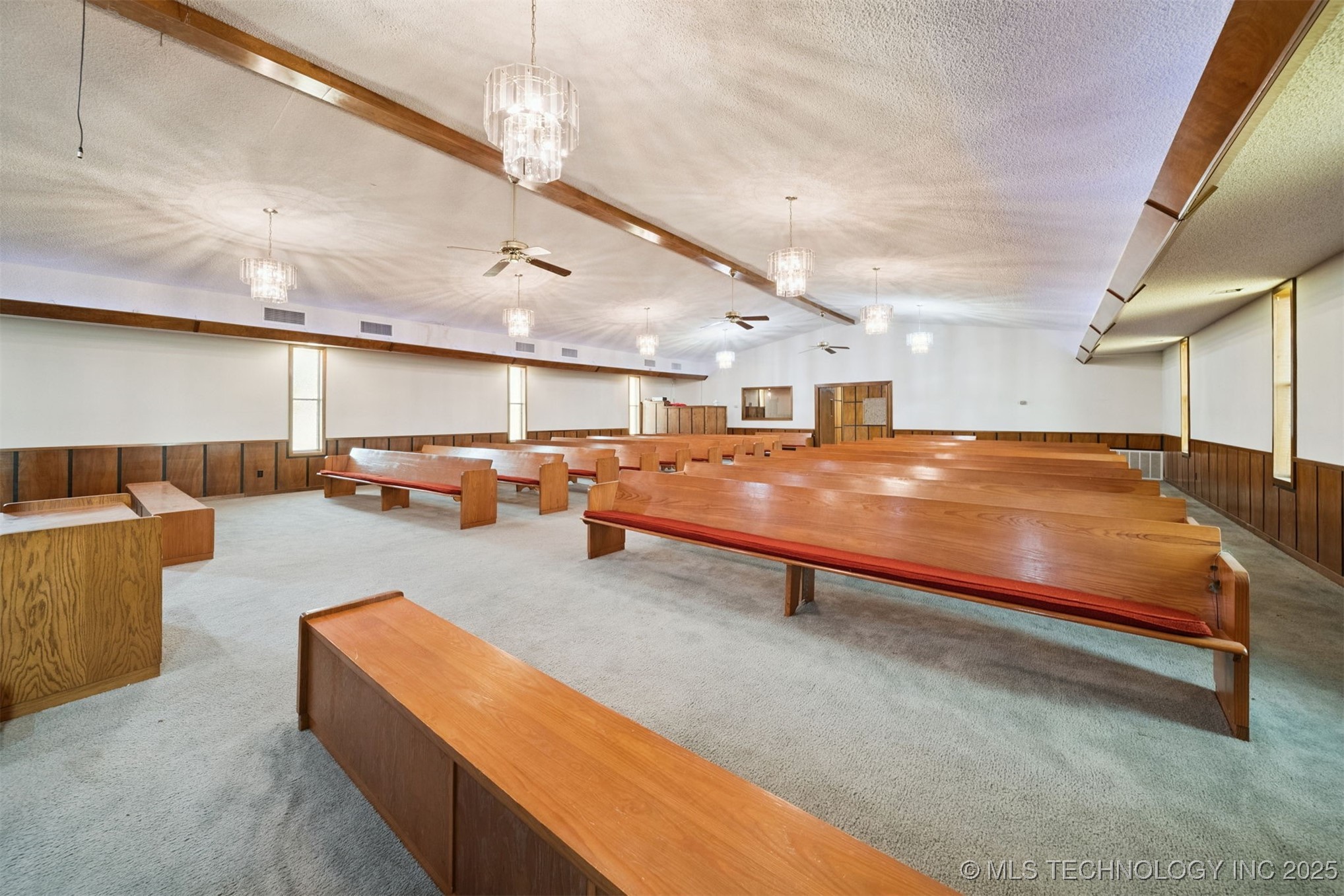 720 S Main Street Property Photo 18