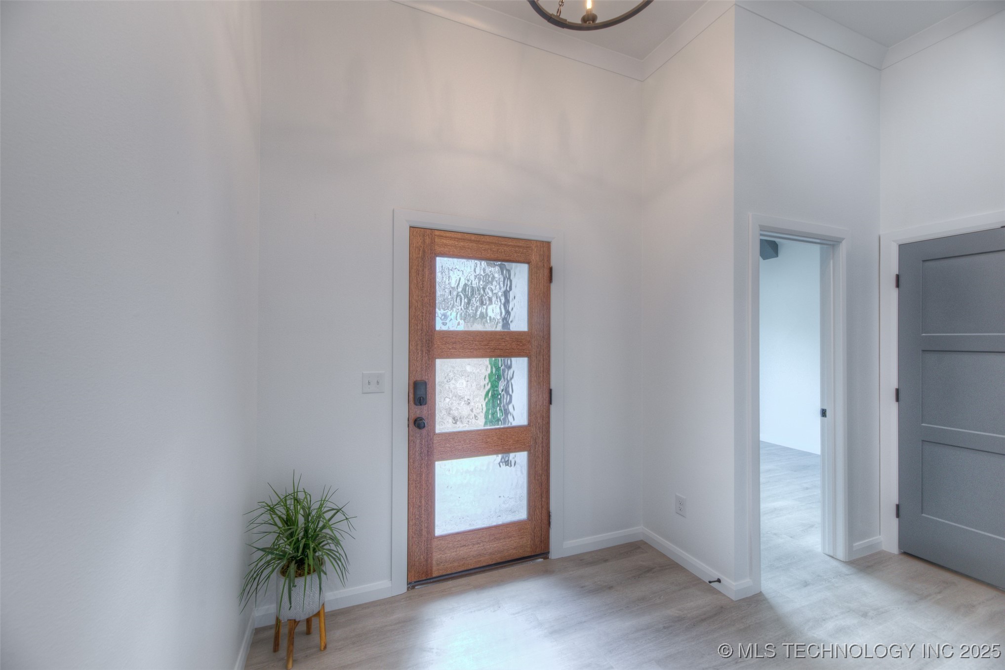 720 N 10 Street Property Photo 2