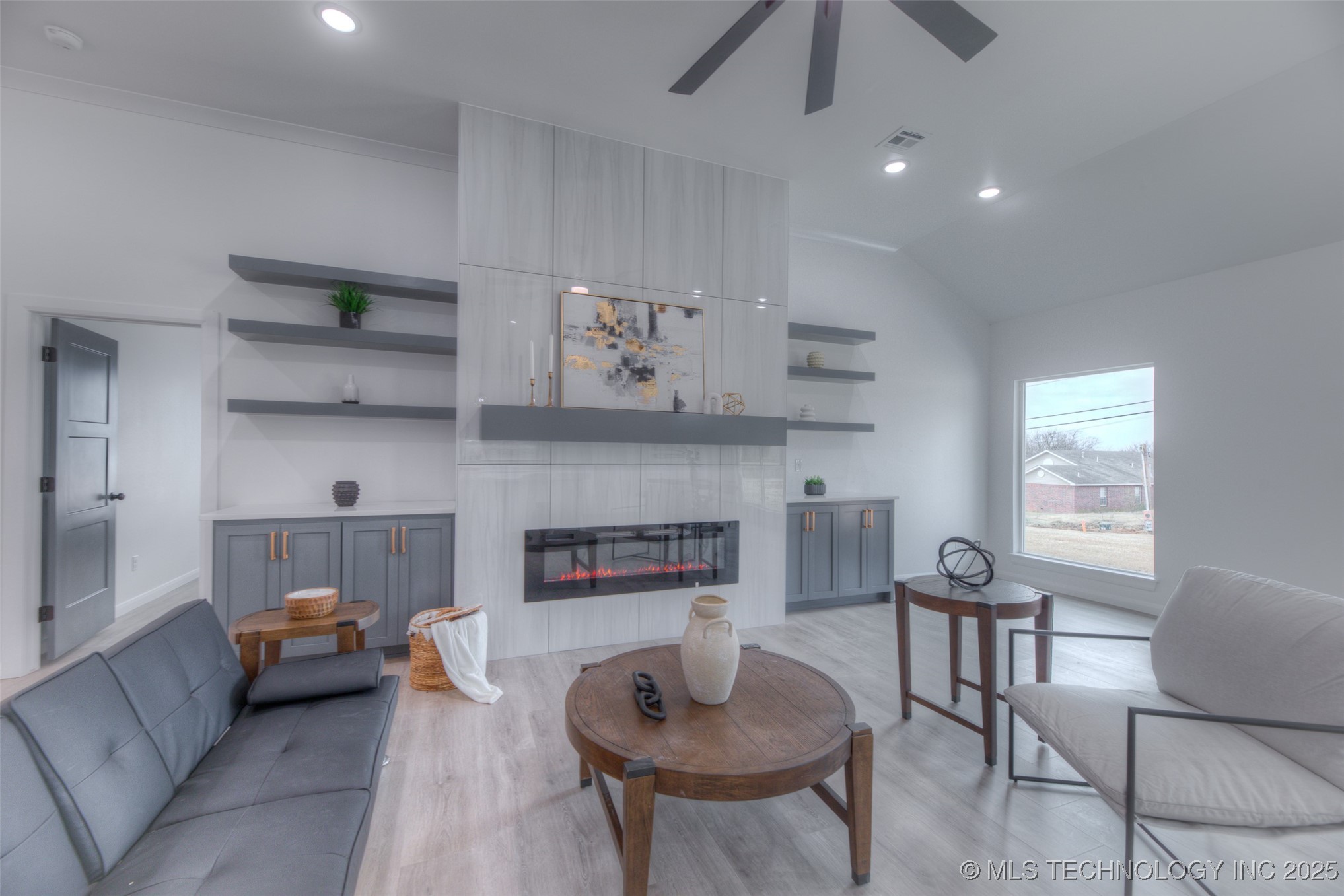 720 N 10 Street Property Photo 4