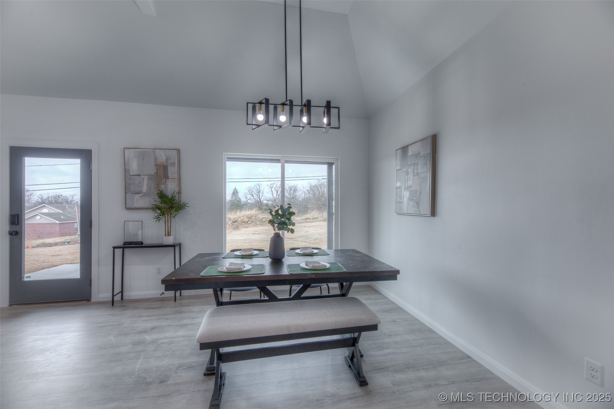 720 N 10 Street Property Photo 5