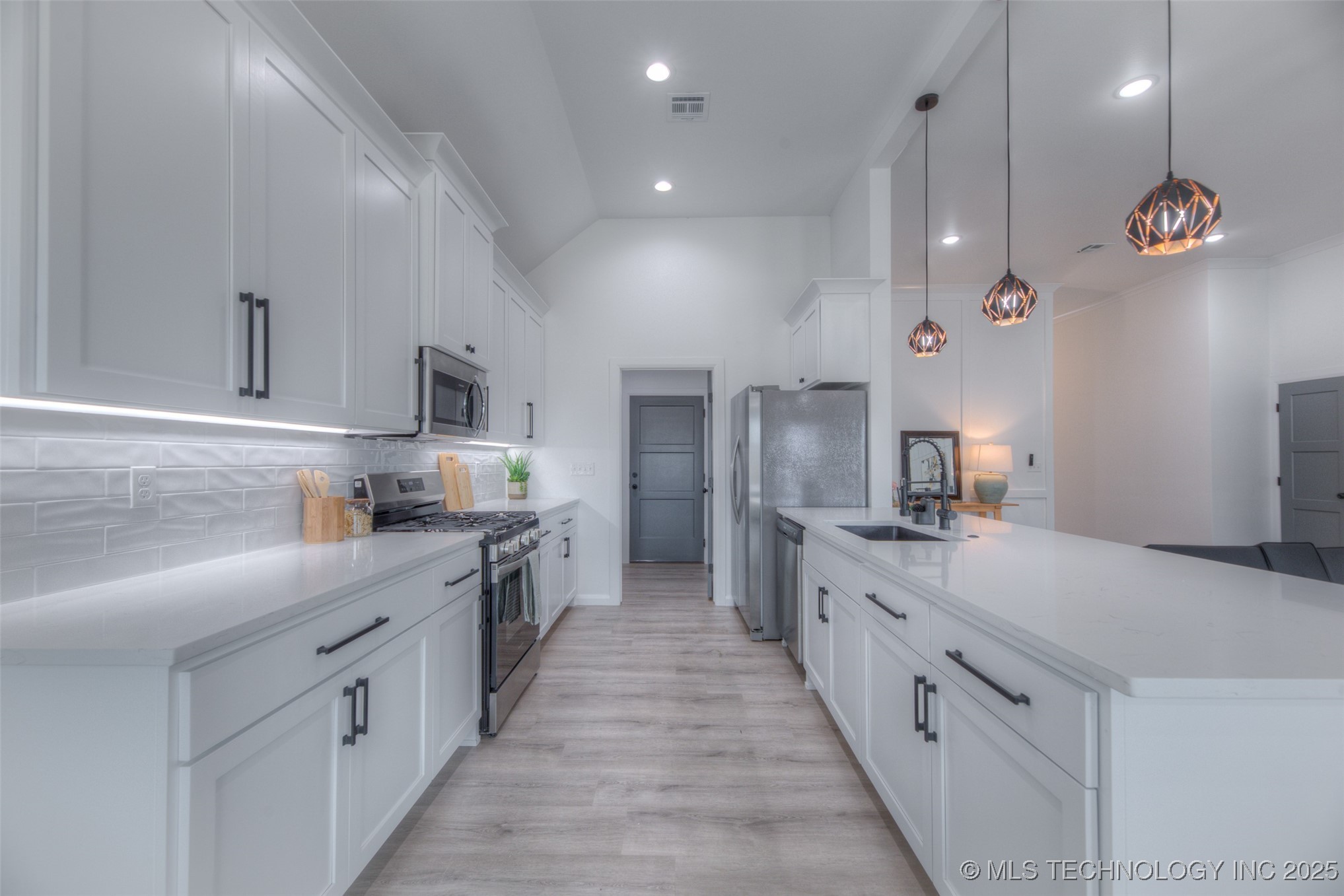 720 N 10 Street Property Photo 6