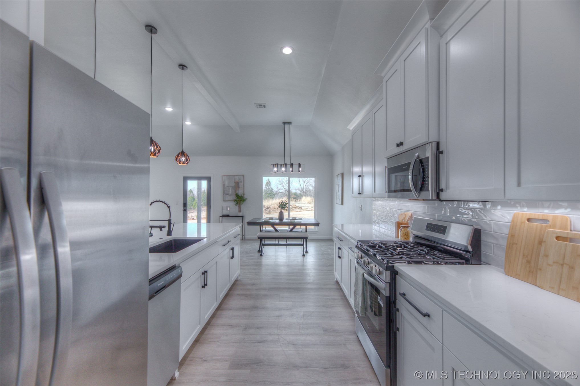 720 N 10 Street Property Photo 7