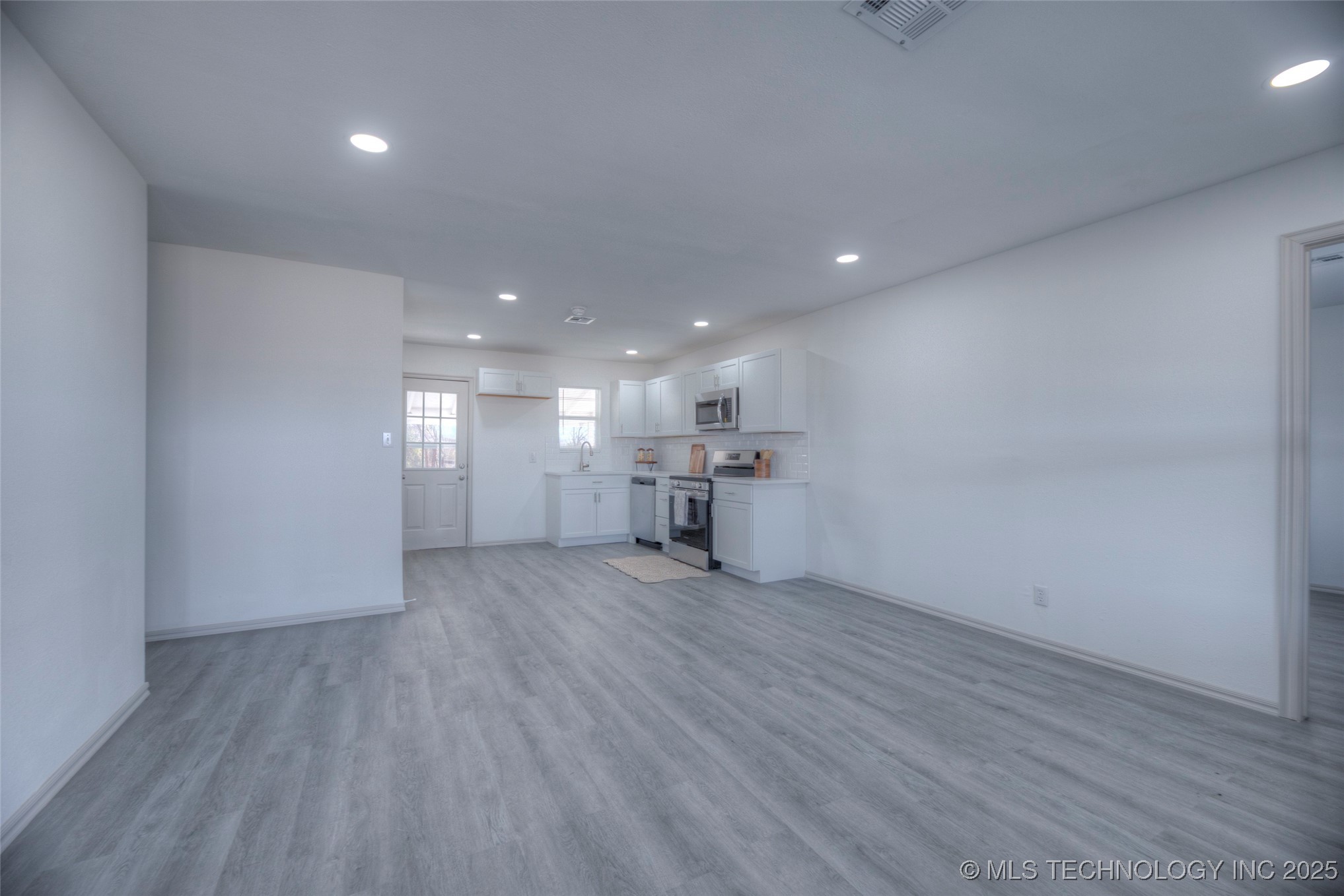 2920 E 201st Street S Property Photo 2