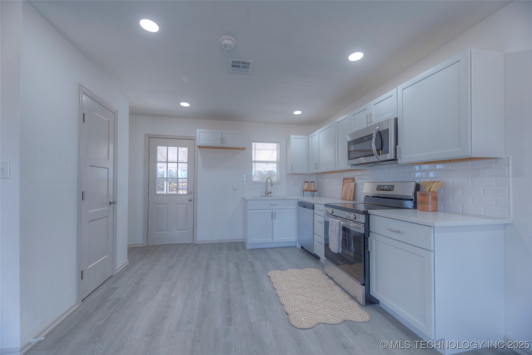 2920 E 201st Street S Property Photo 3