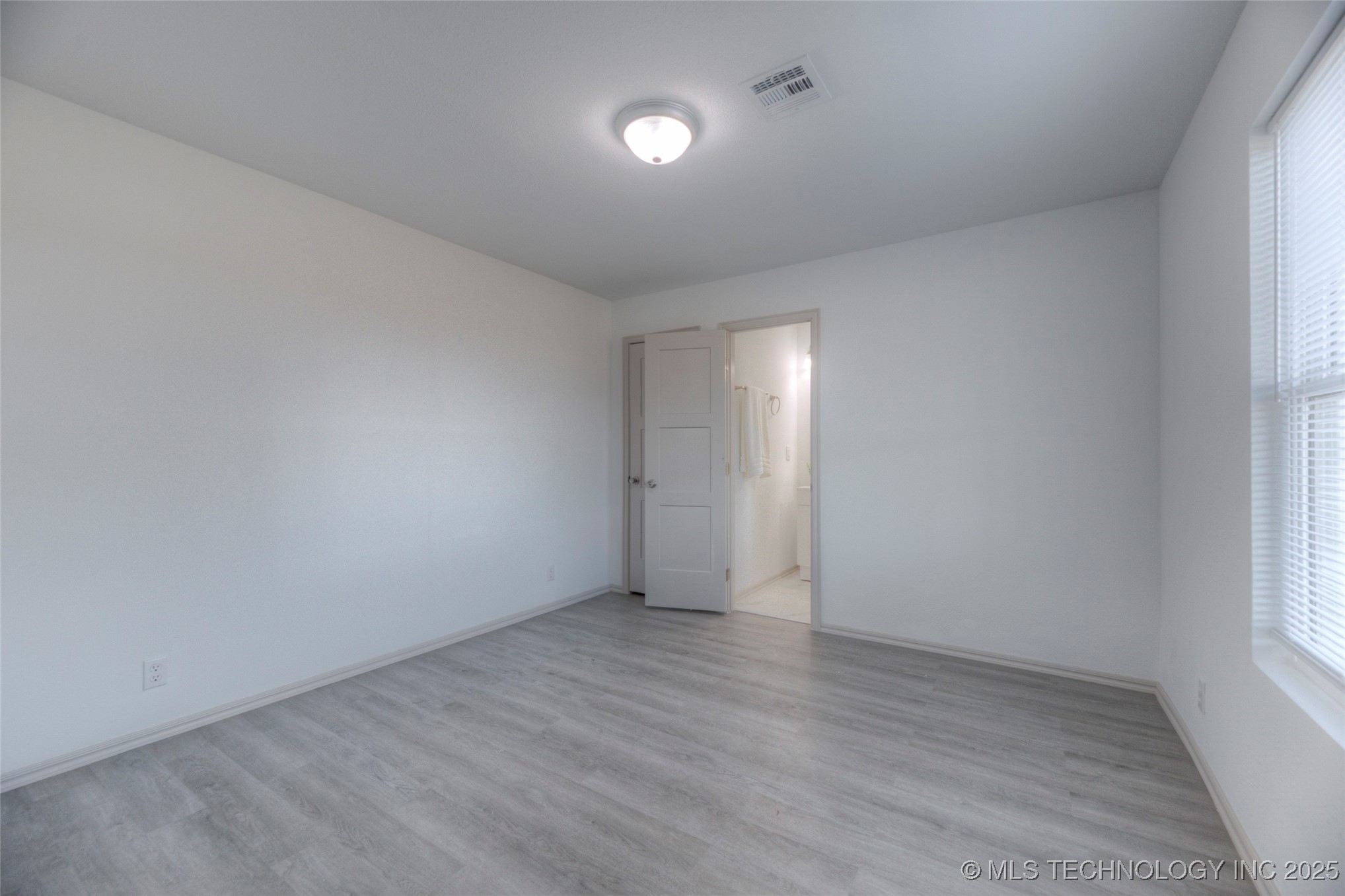 2920 E 201st Street S Property Photo 8