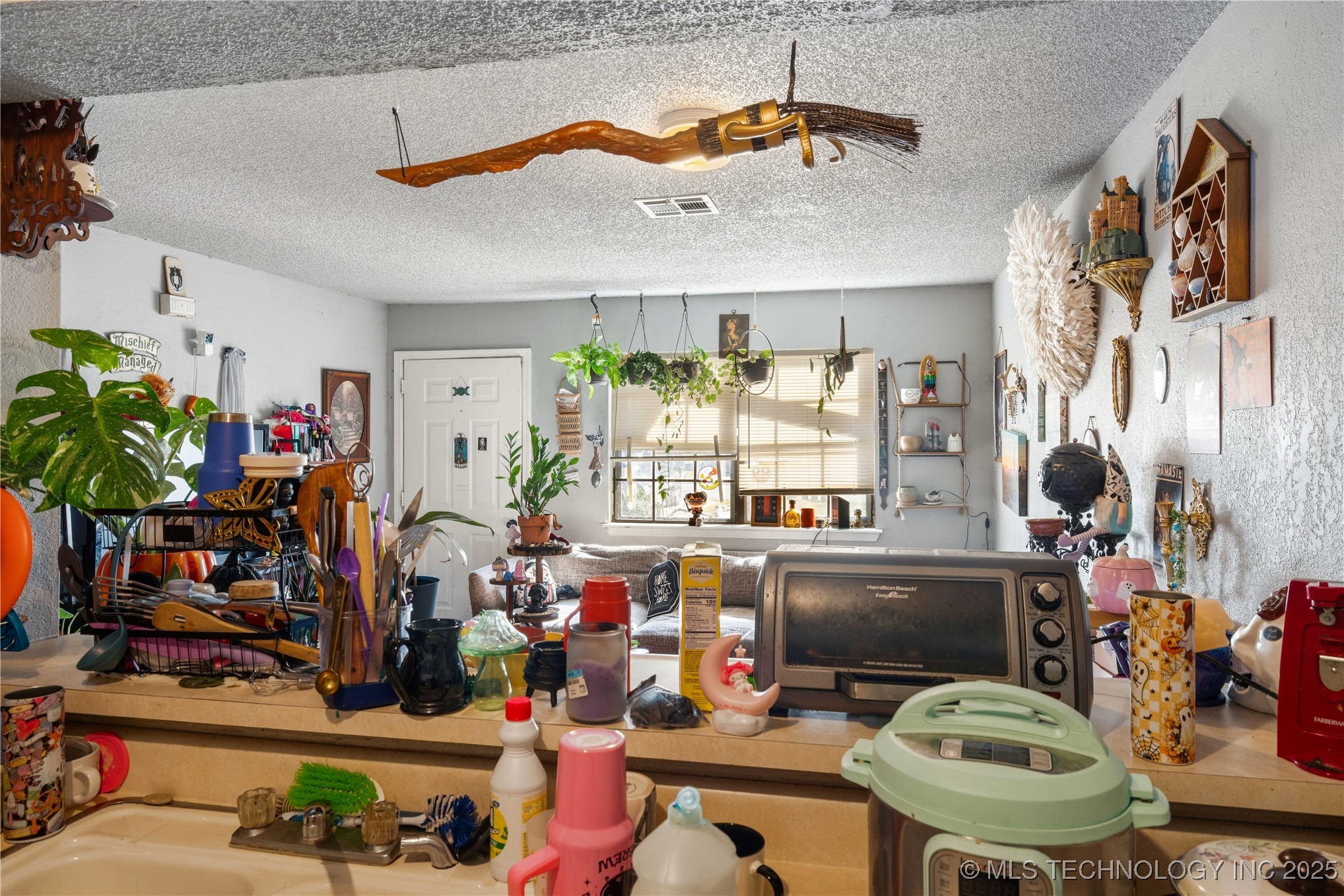 687 E 142nd Place Property Photo 5