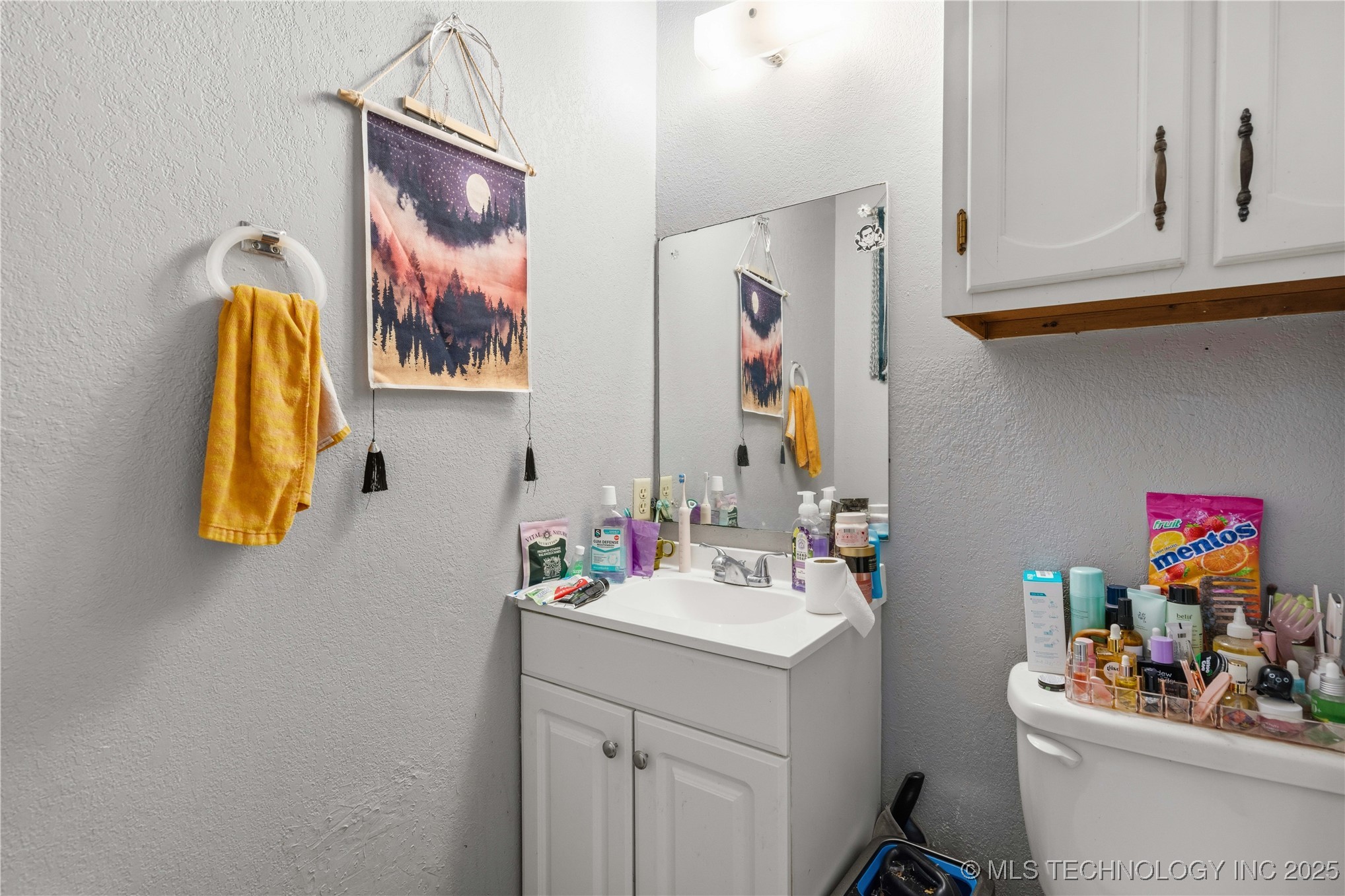 687 E 142nd Place Property Photo 9