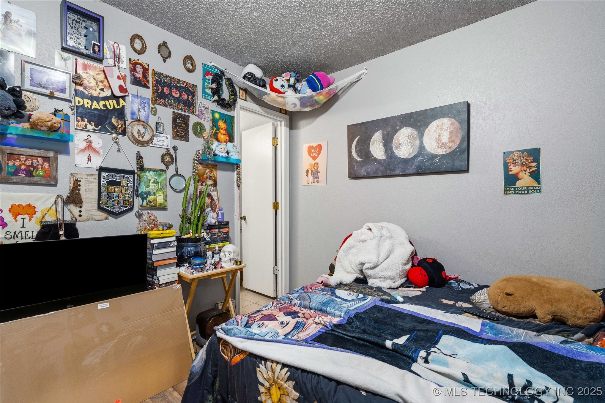 687 E 142nd Place Property Photo 11