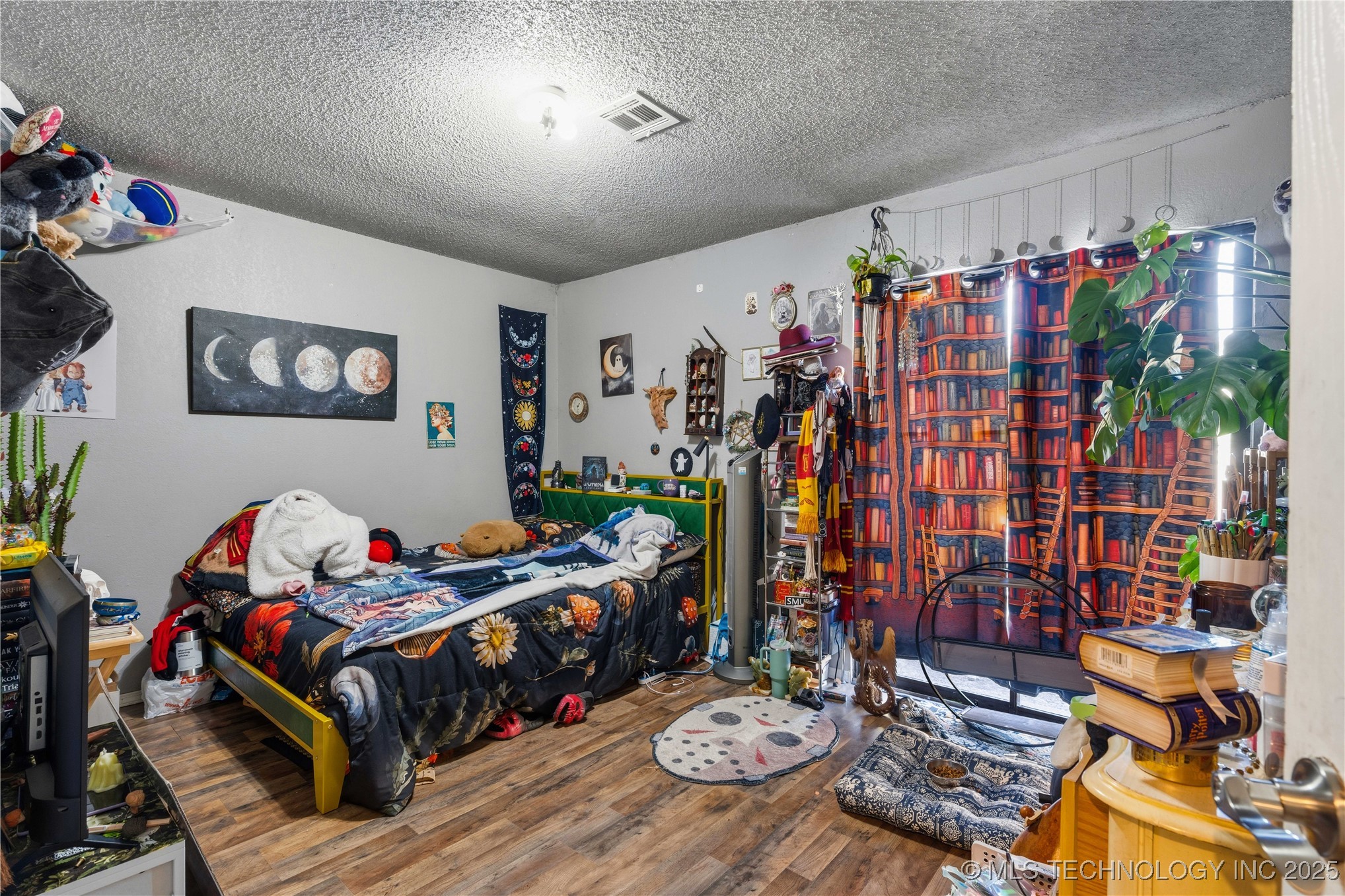 687 E 142nd Place Property Photo 12