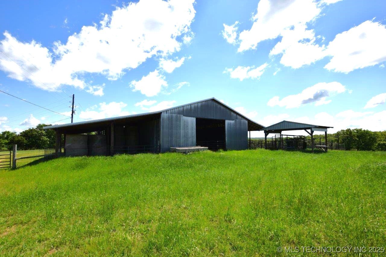 79001 Hwy 59 Property Photo 4