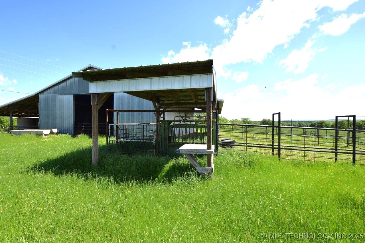 79001 Hwy 59 Property Photo 13