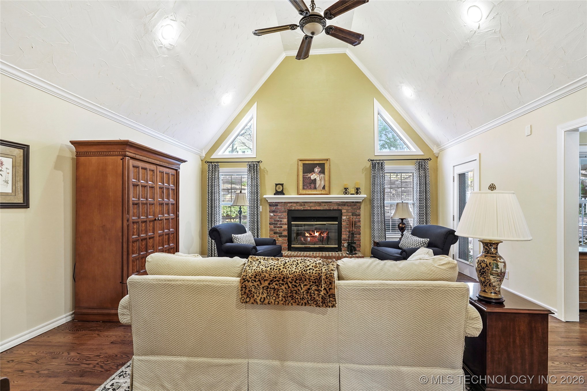 8751 S College Place Property Photo 4