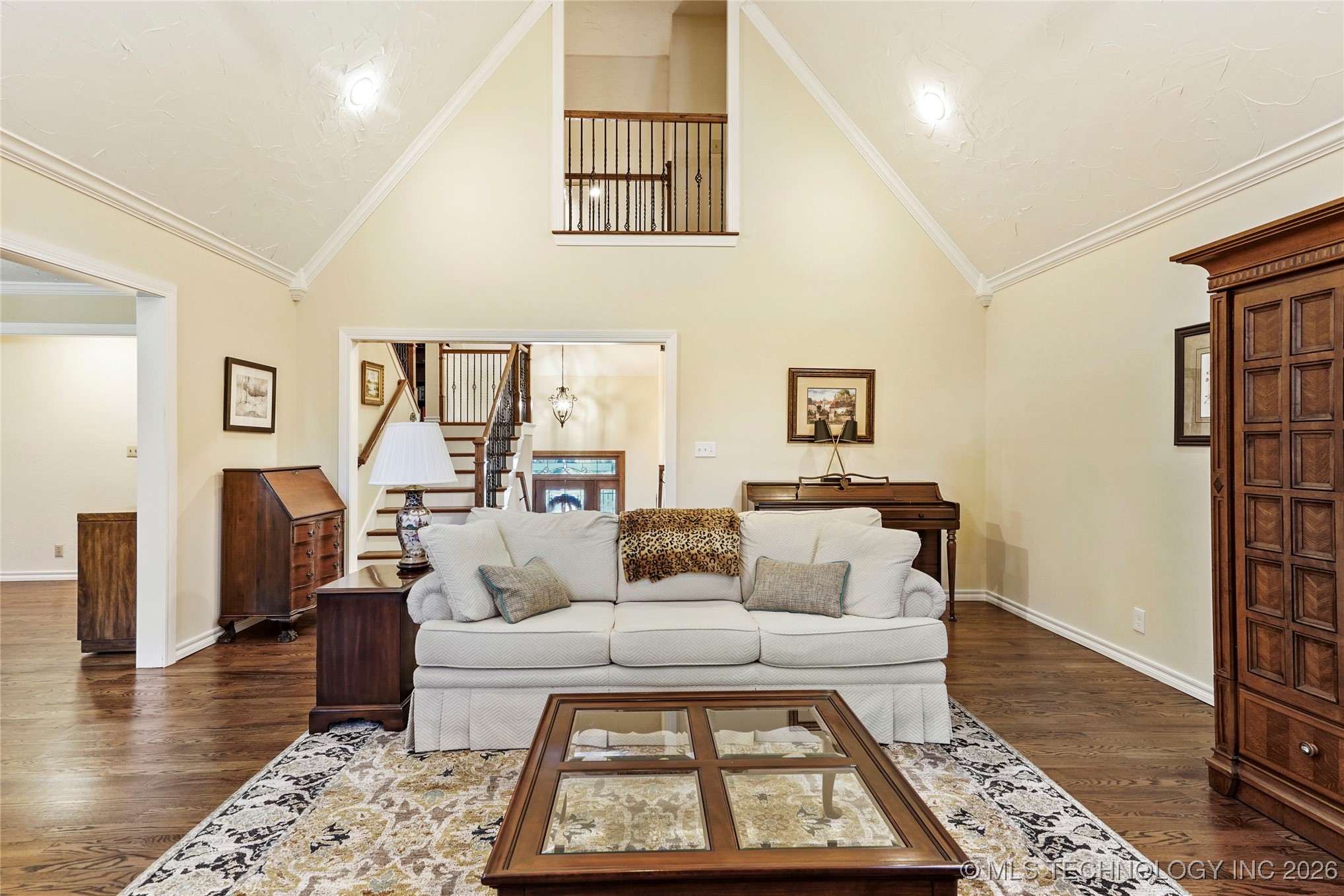 8751 S College Place Property Photo 6