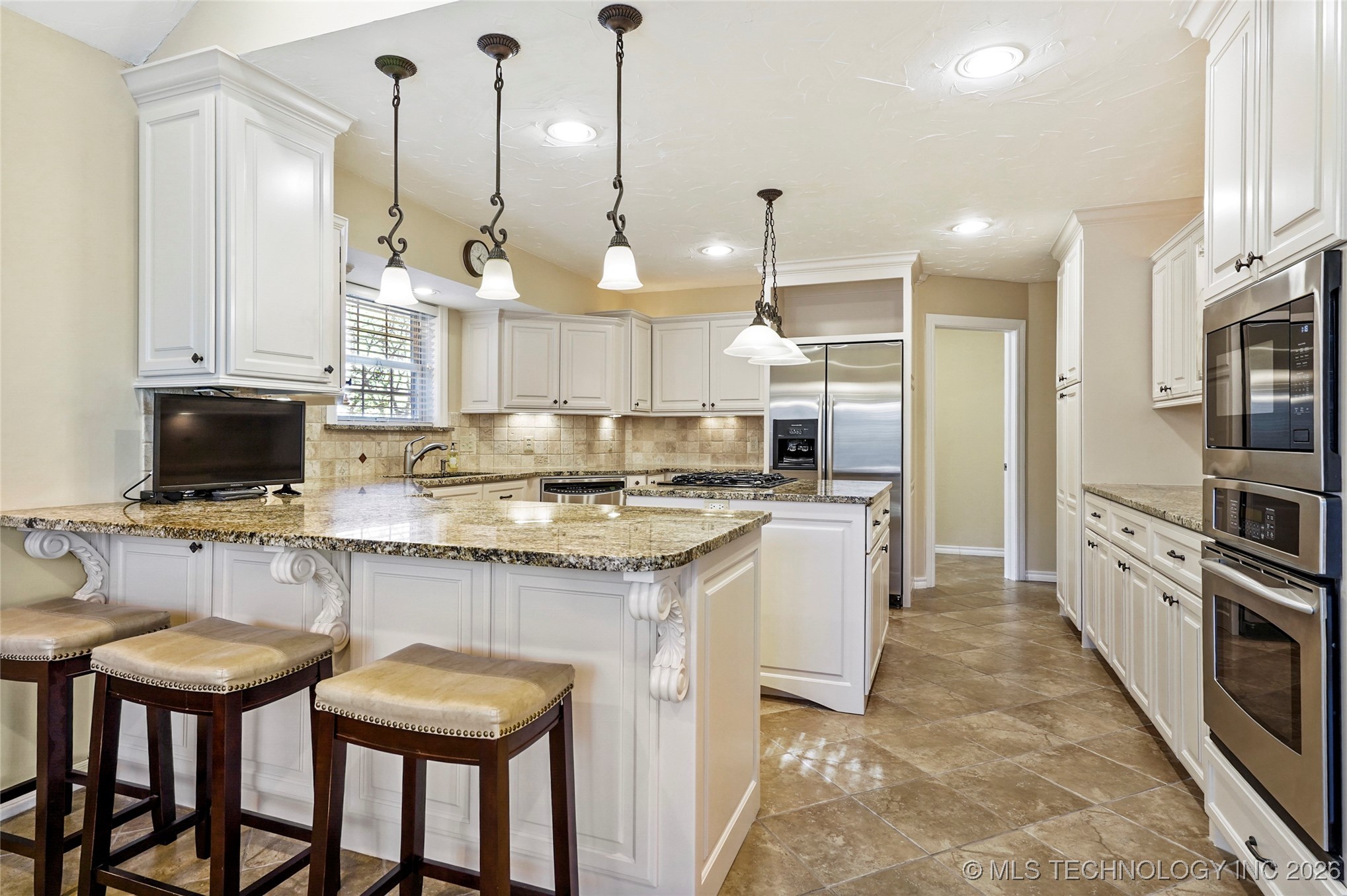 8751 S College Place Property Photo 9