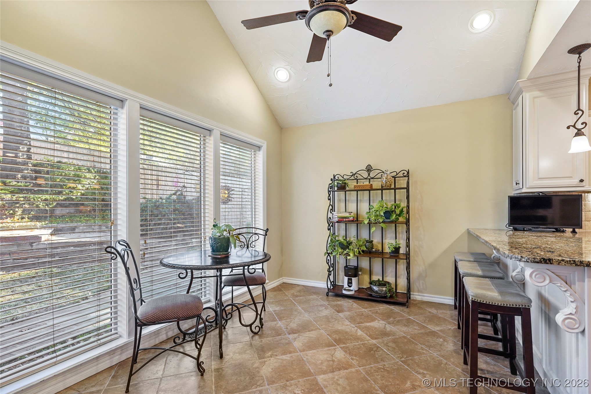 8751 S College Place Property Photo 11