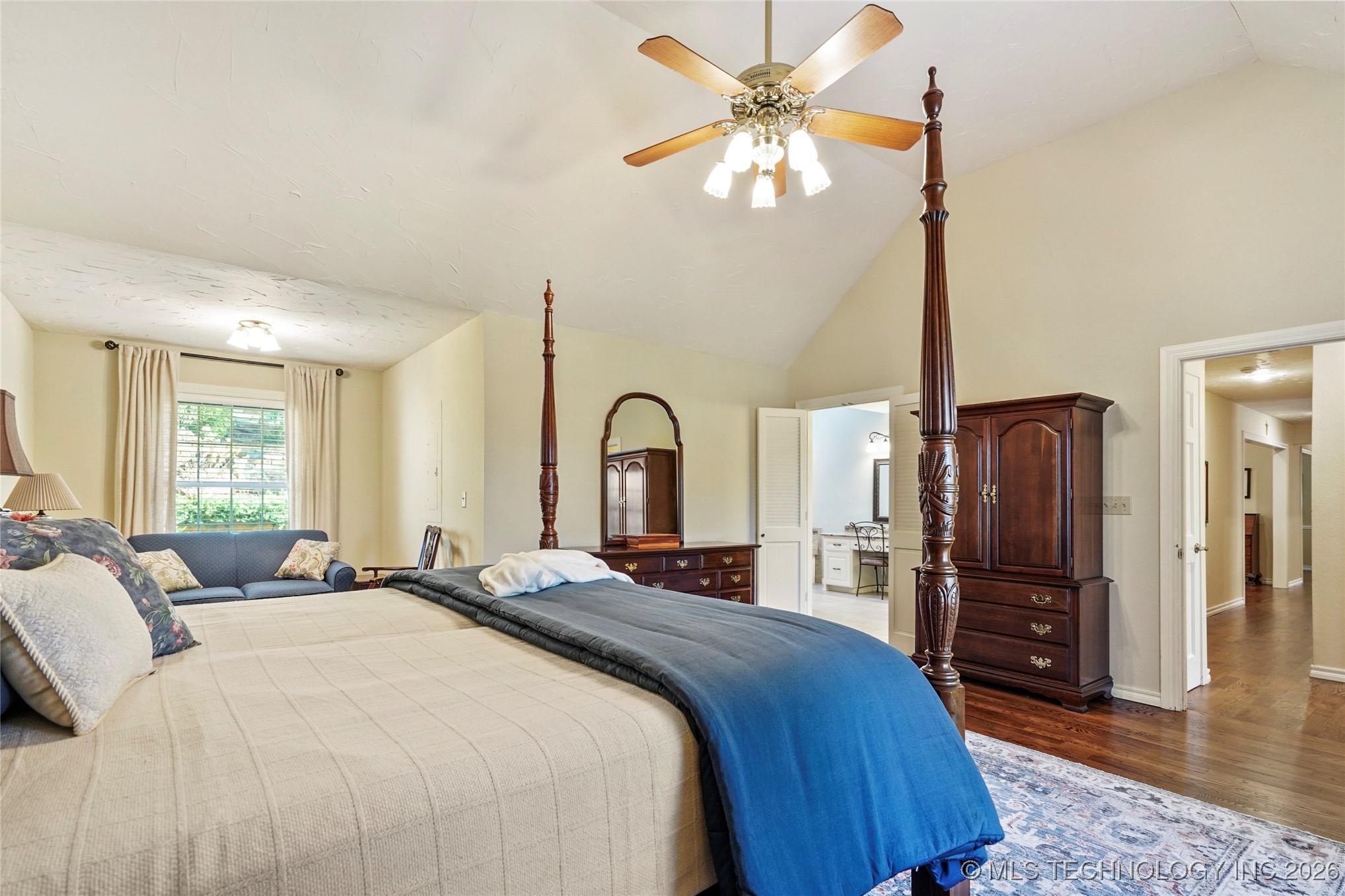 8751 S College Place Property Photo 13