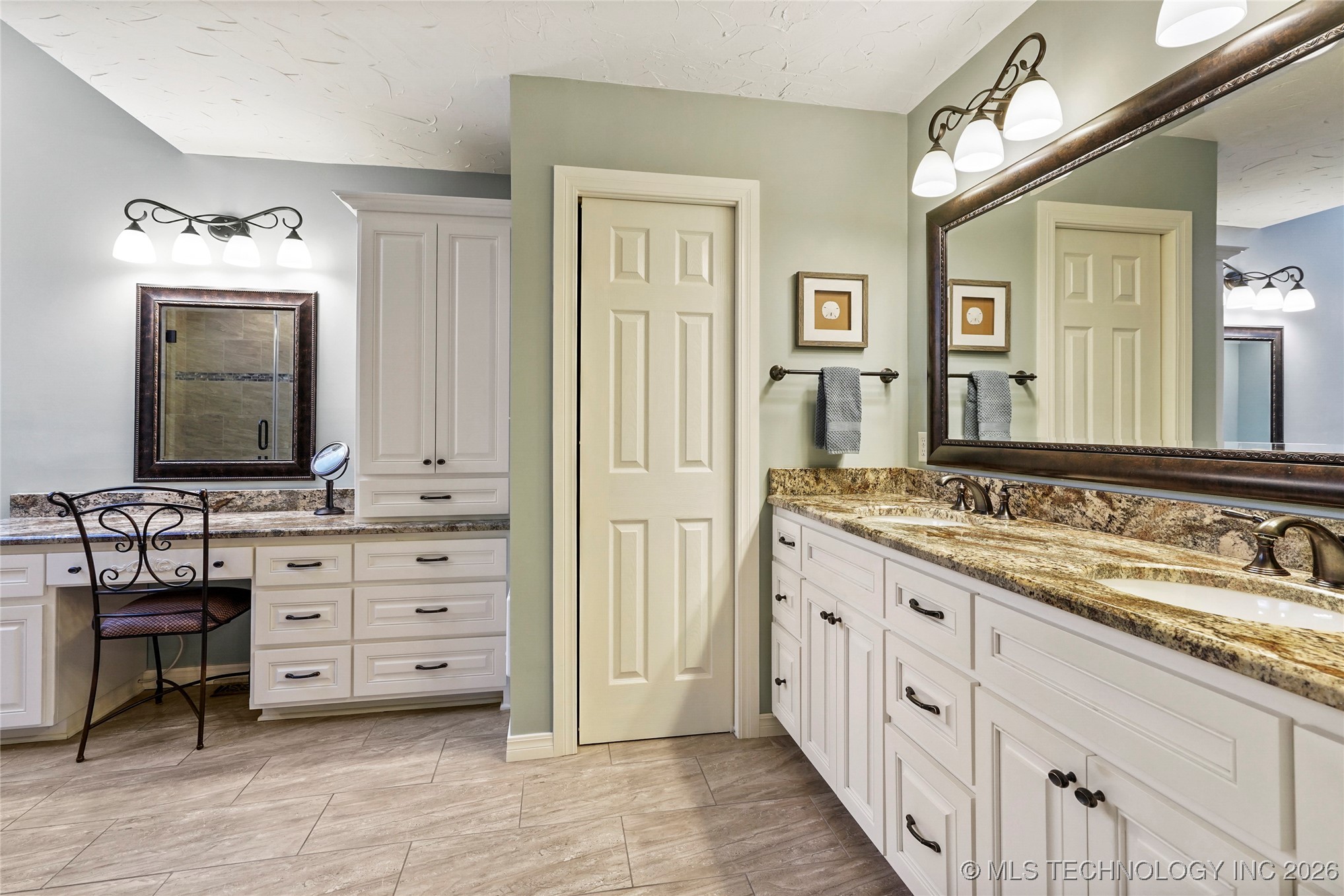 8751 S College Place Property Photo 15