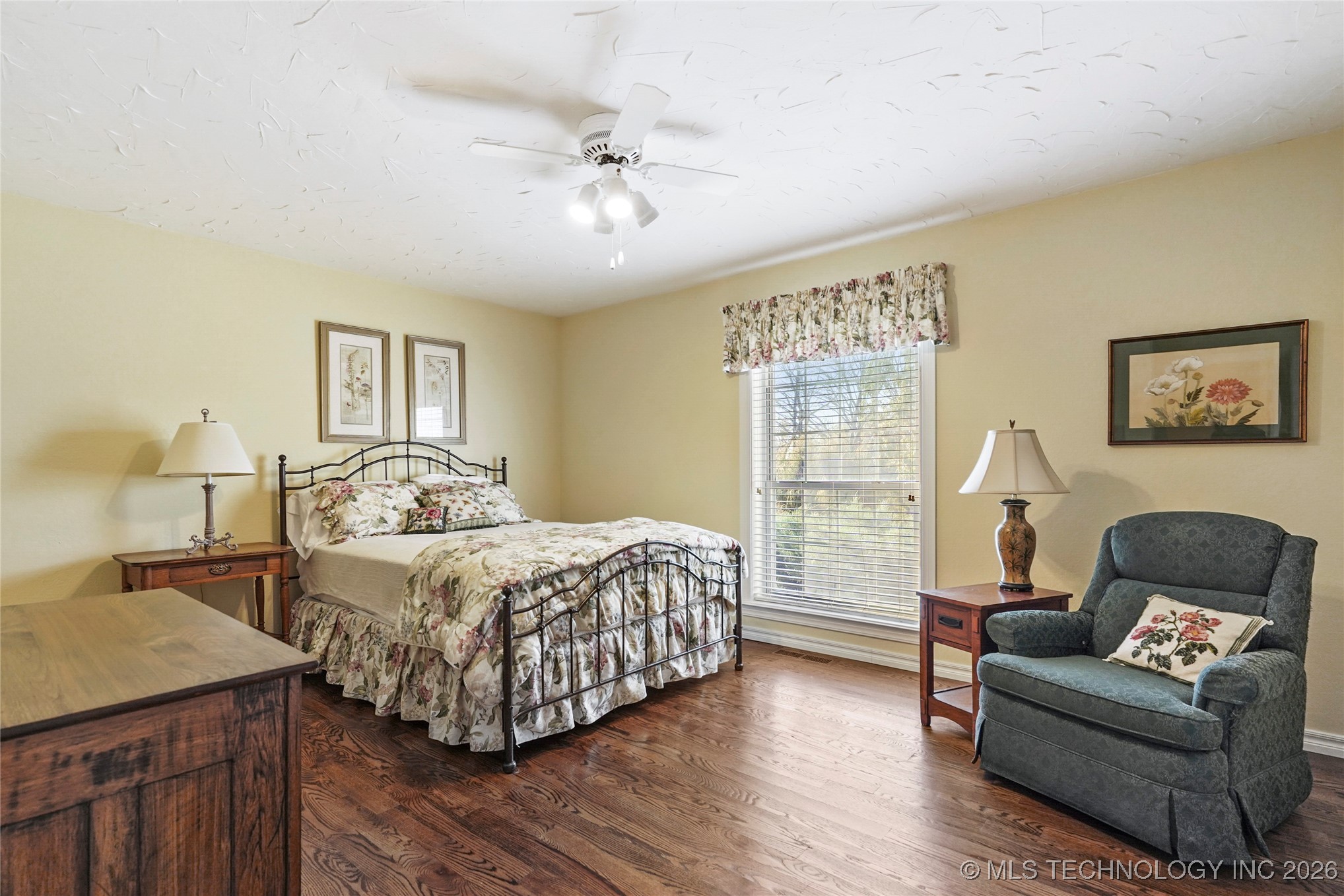 8751 S College Place Property Photo 17