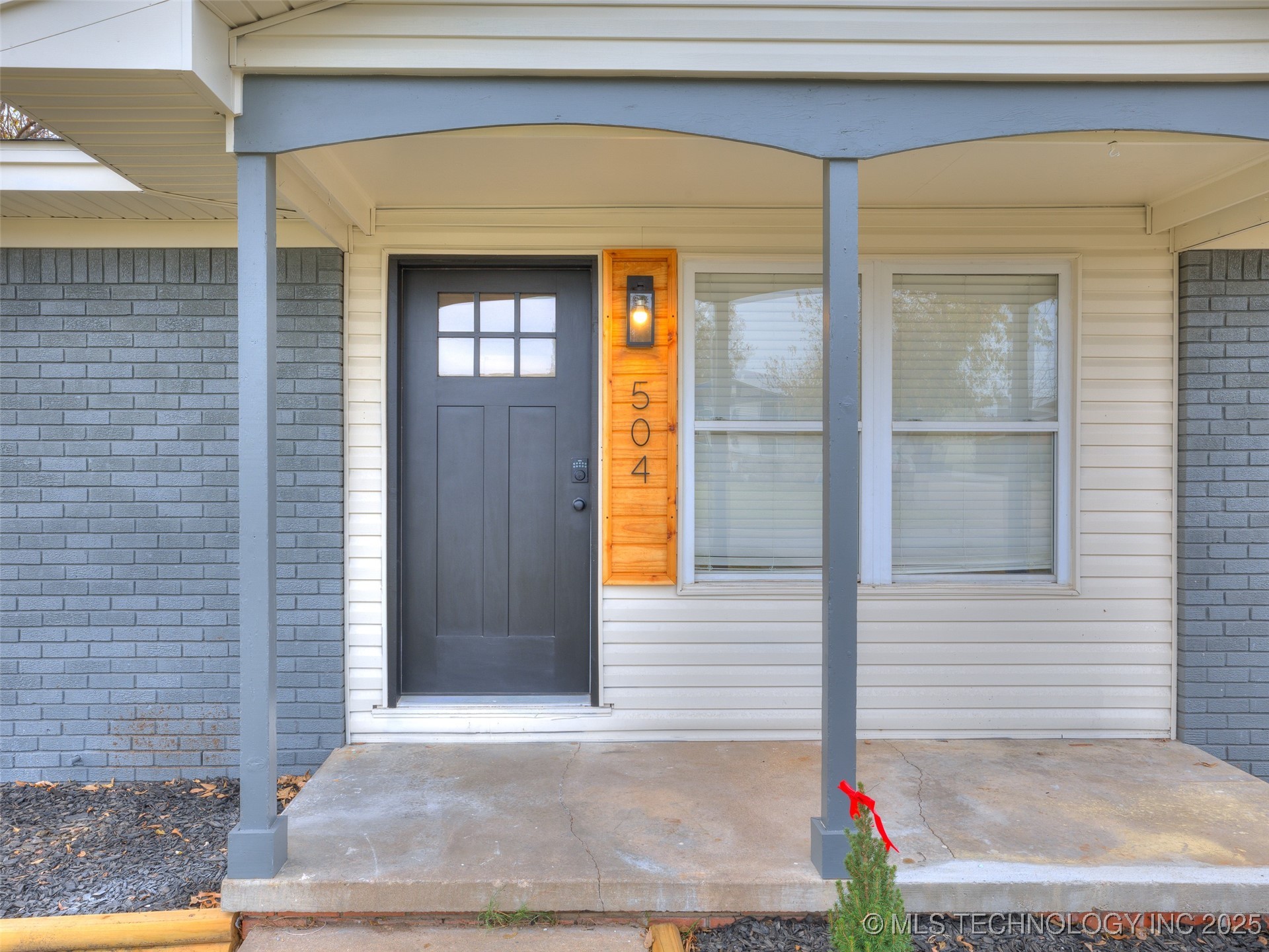 504 S 104th East Avenue Property Photo 3