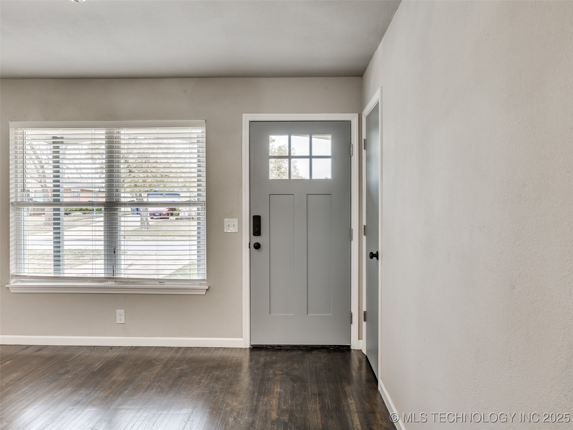 504 S 104th East Avenue Property Photo 5