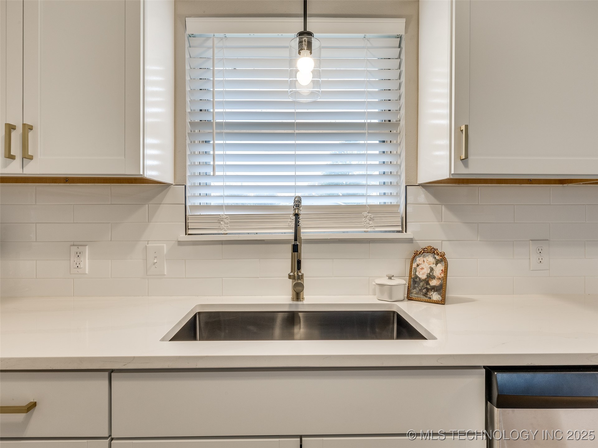 504 S 104th East Avenue Property Photo 12