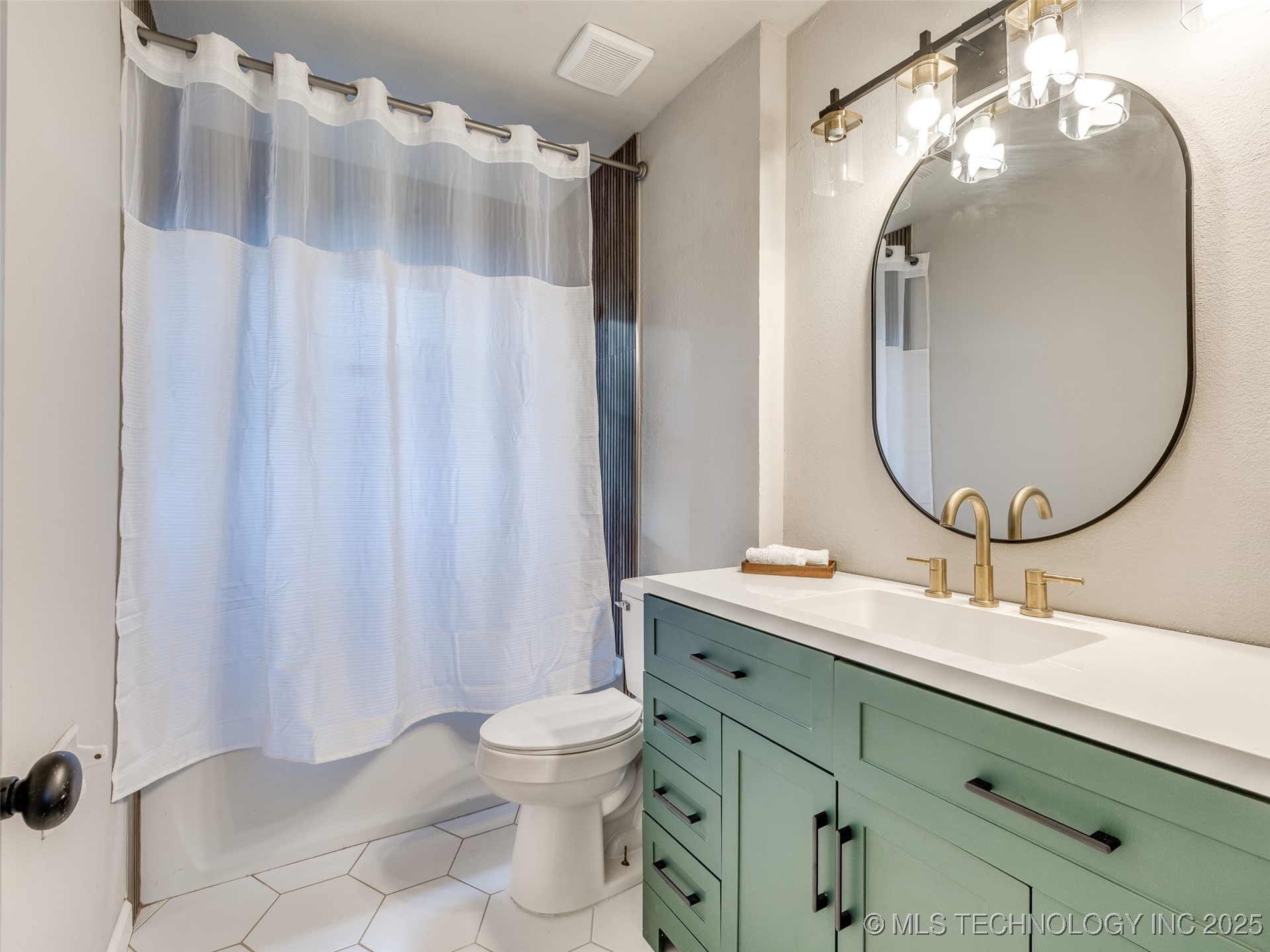 504 S 104th East Avenue Property Photo 18