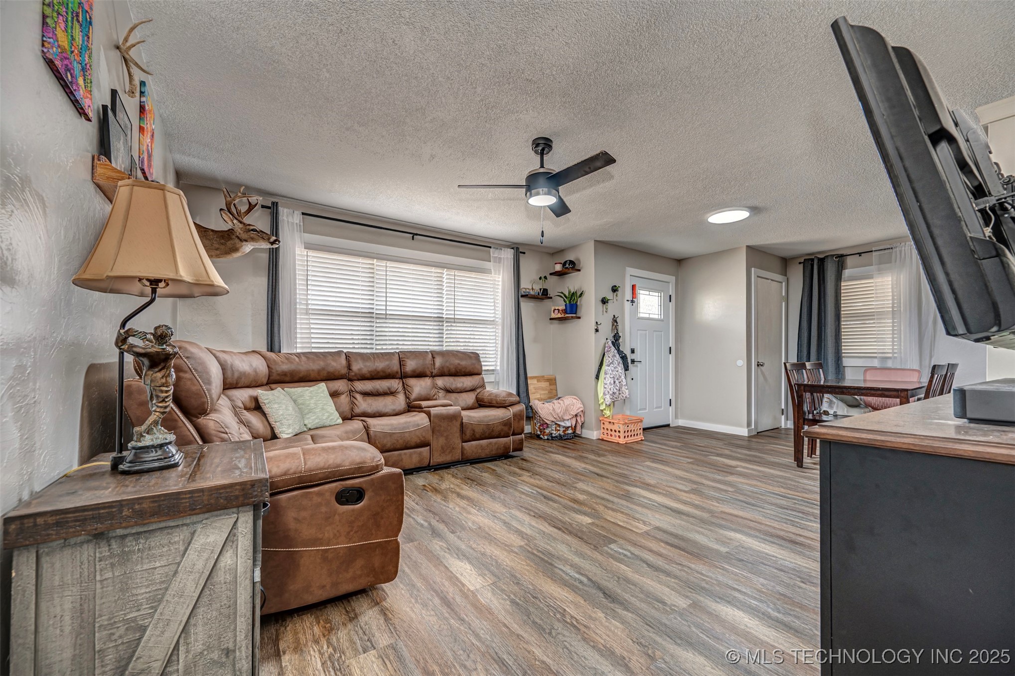 1402 W 10th Property Photo 4