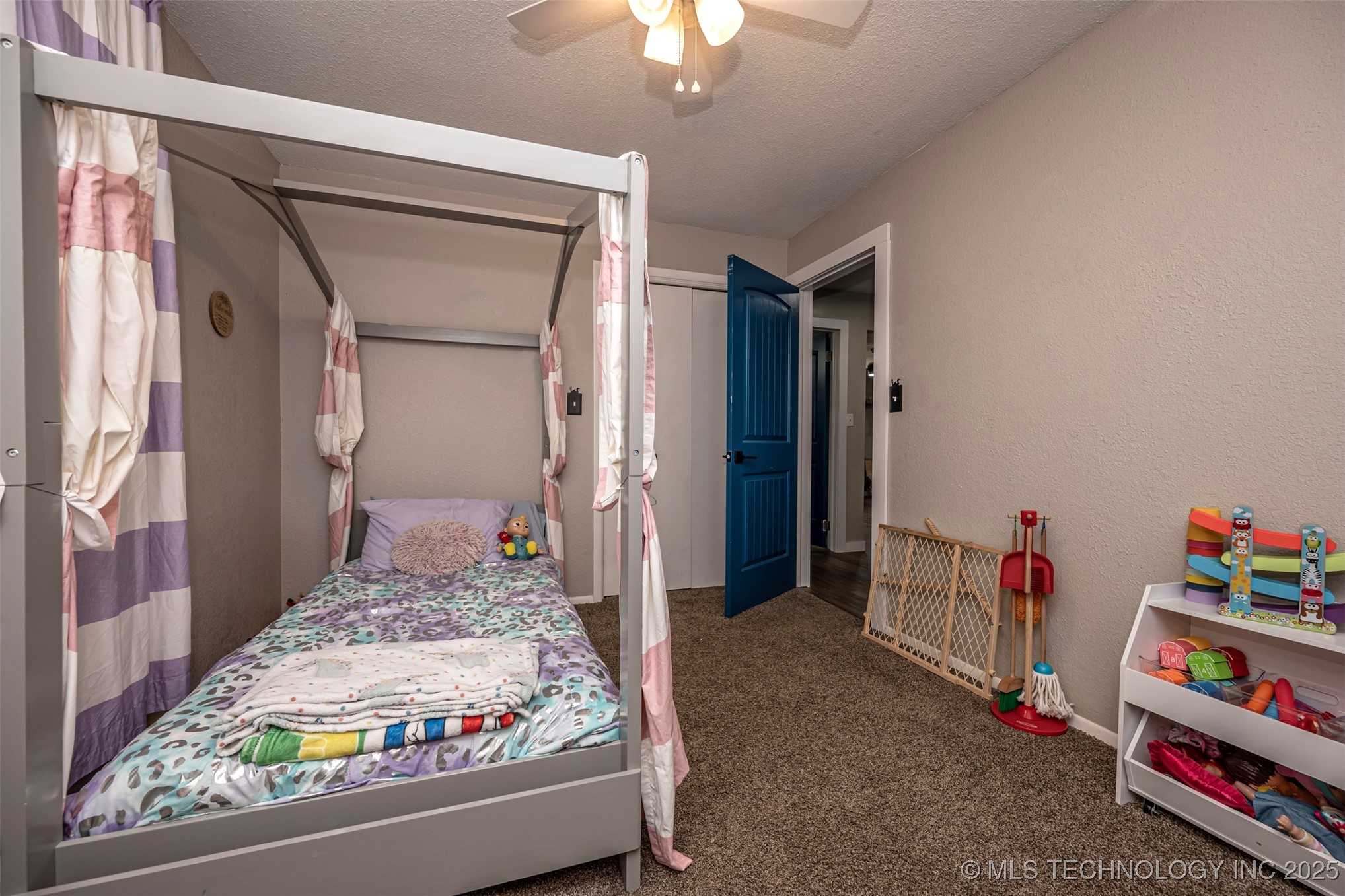 1402 W 10th Property Photo 16