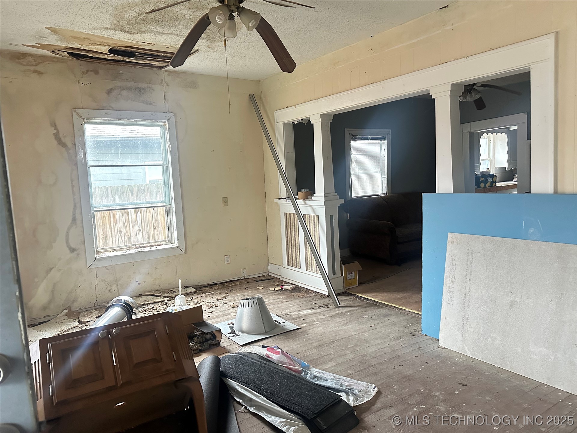 812 W 6th Street Property Photo 2