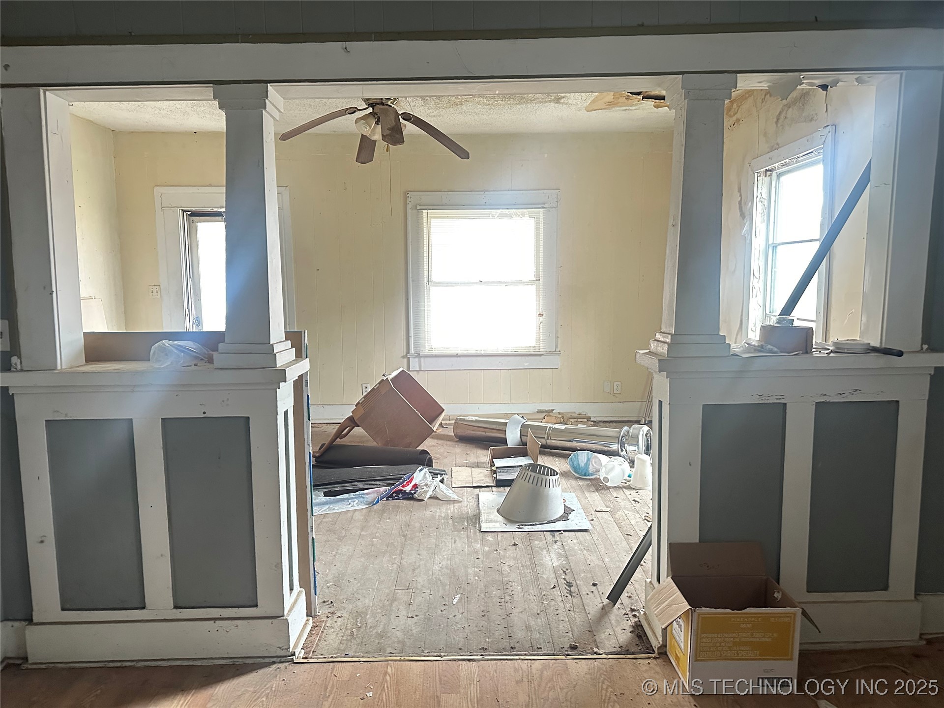 812 W 6th Street Property Photo 3