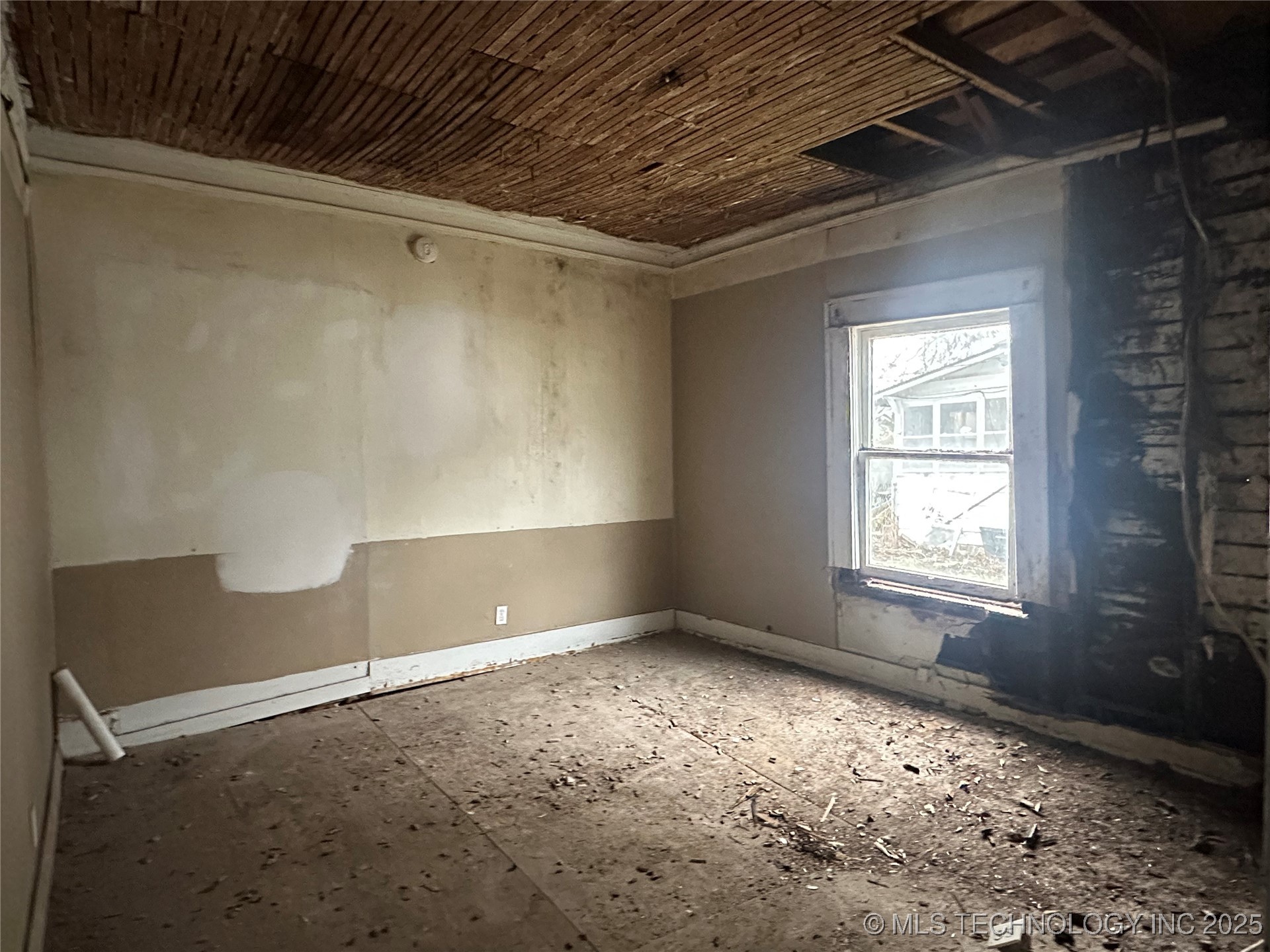 812 W 6th Street Property Photo 5