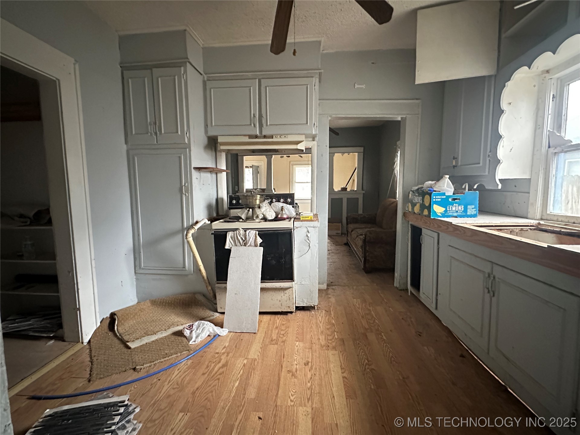 812 W 6th Street Property Photo 10