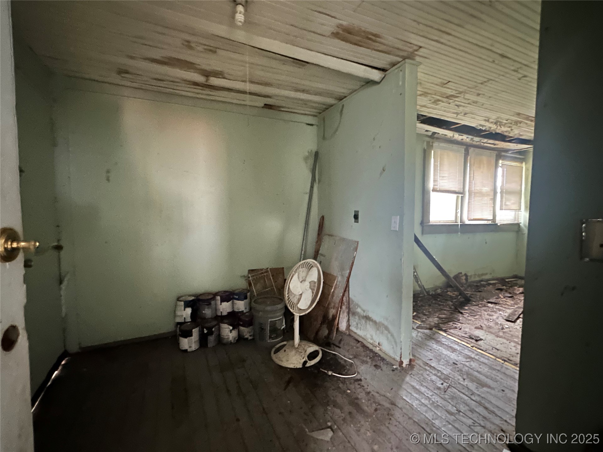 812 W 6th Street Property Photo 11