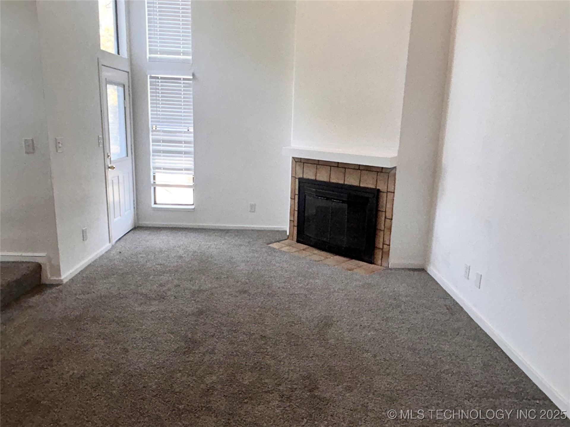 6737 S Peoria Avenue A201 Property Photo 2