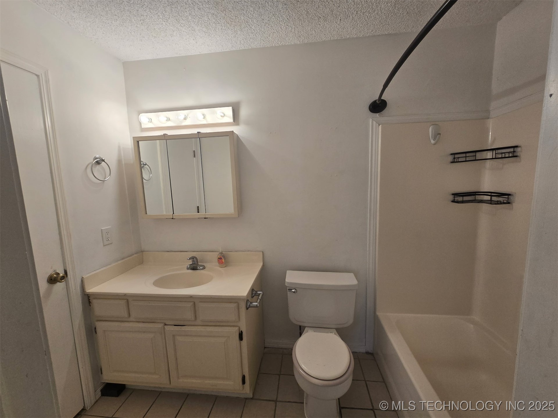 6737 S Peoria Avenue A201 Property Photo 17