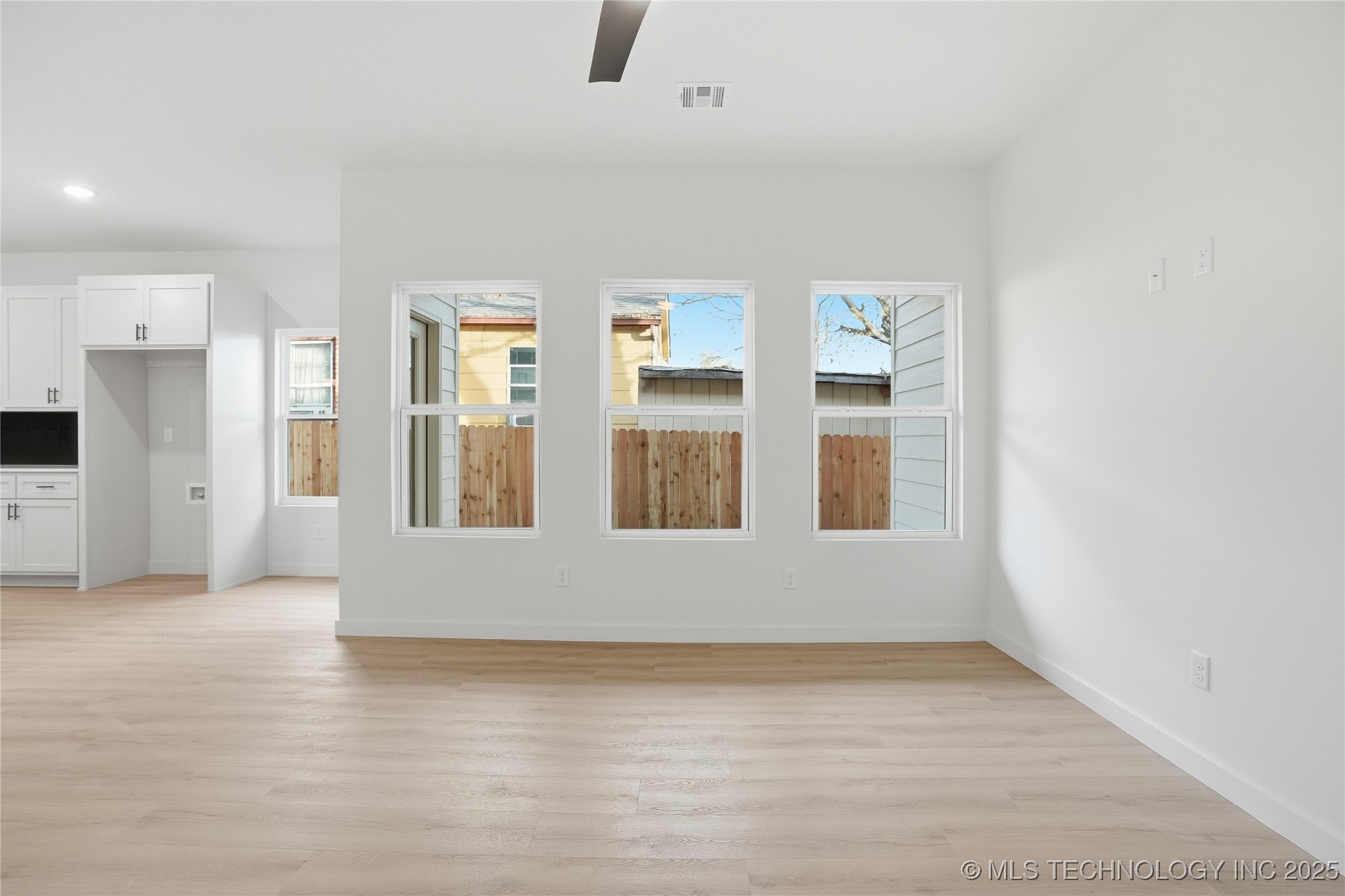 1435 N Main Street A-b Property Photo 12