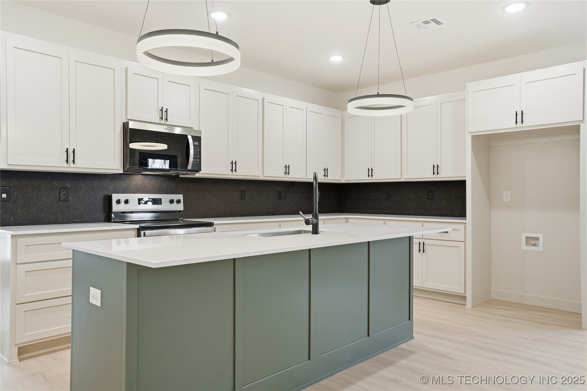 1435 N Main Street A-b Property Photo 15