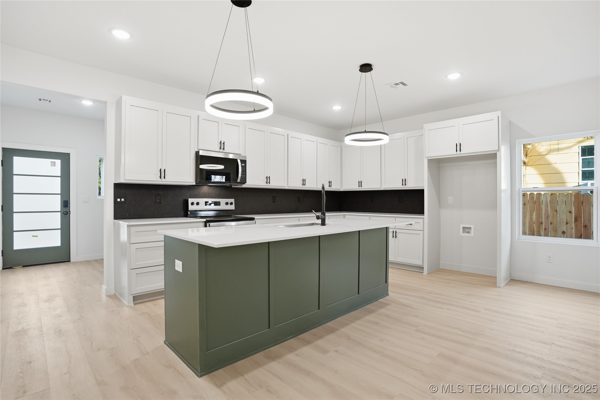 1435 N Main Street A-b Property Photo 16