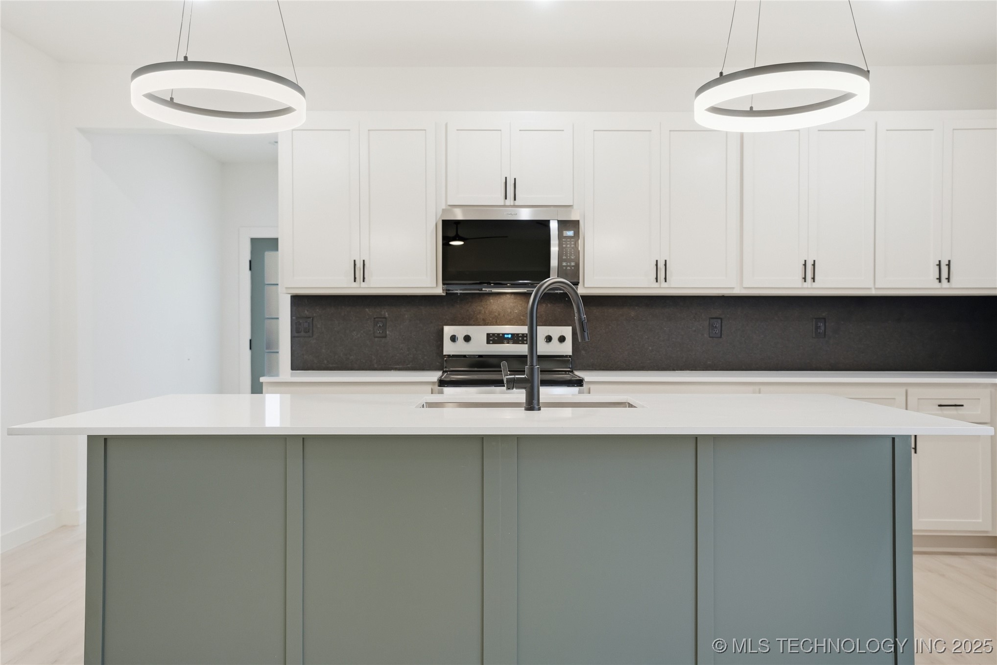 1435 N Main Street A-b Property Photo 17