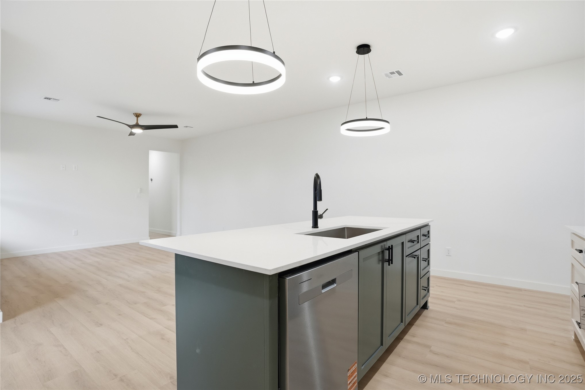 1435 N Main Street A-b Property Photo 18