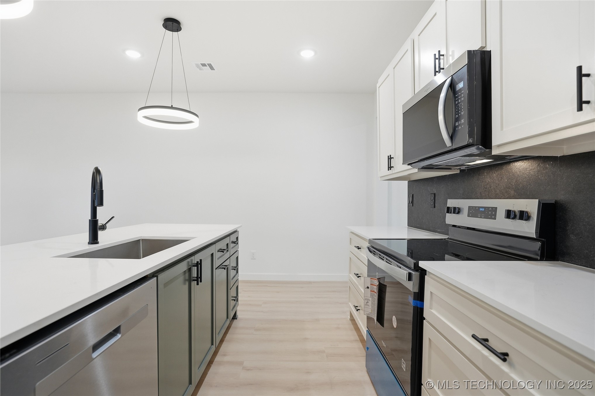 1435 N Main Street A-b Property Photo 19