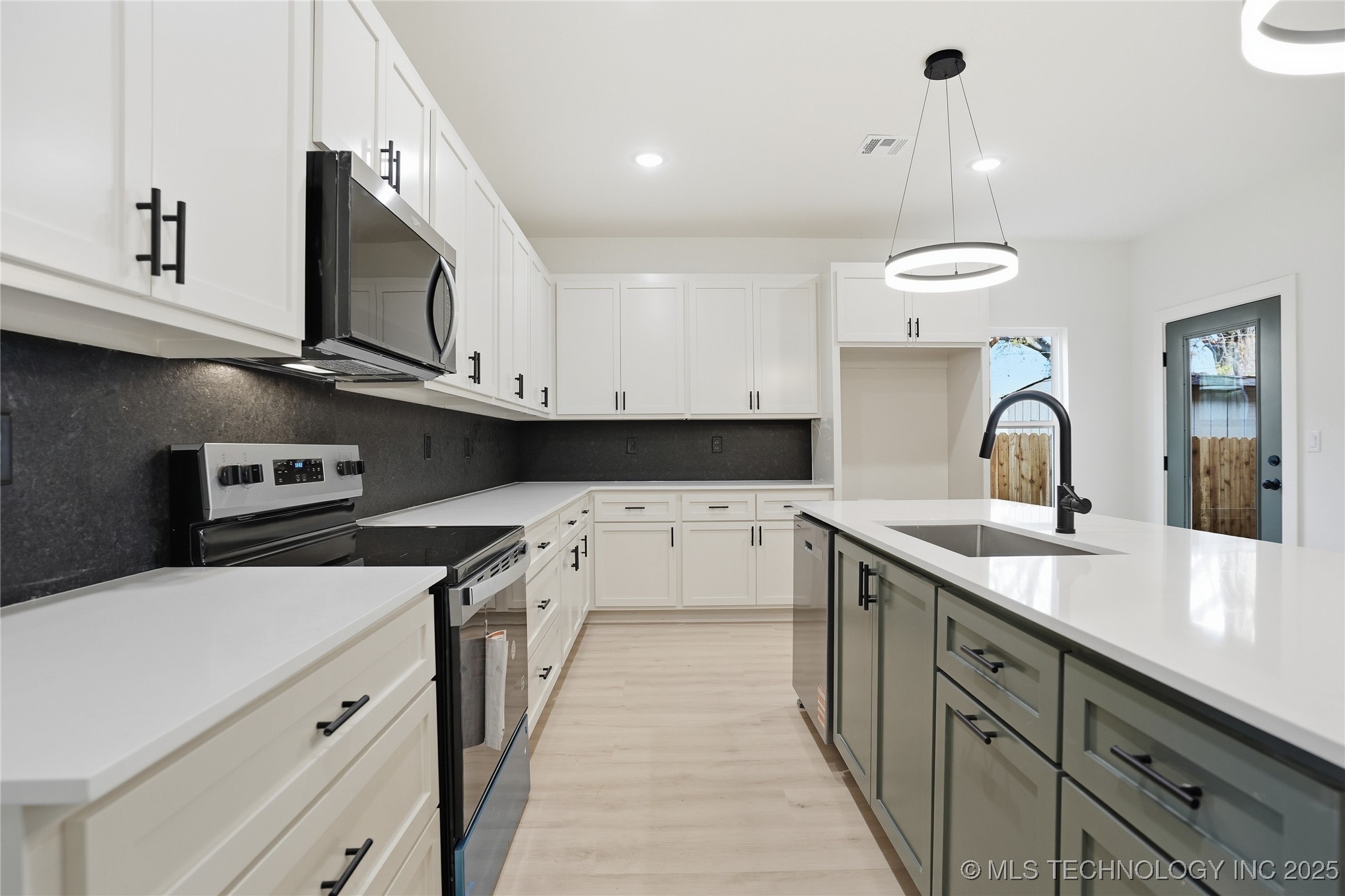 1435 N Main Street A-b Property Photo 20