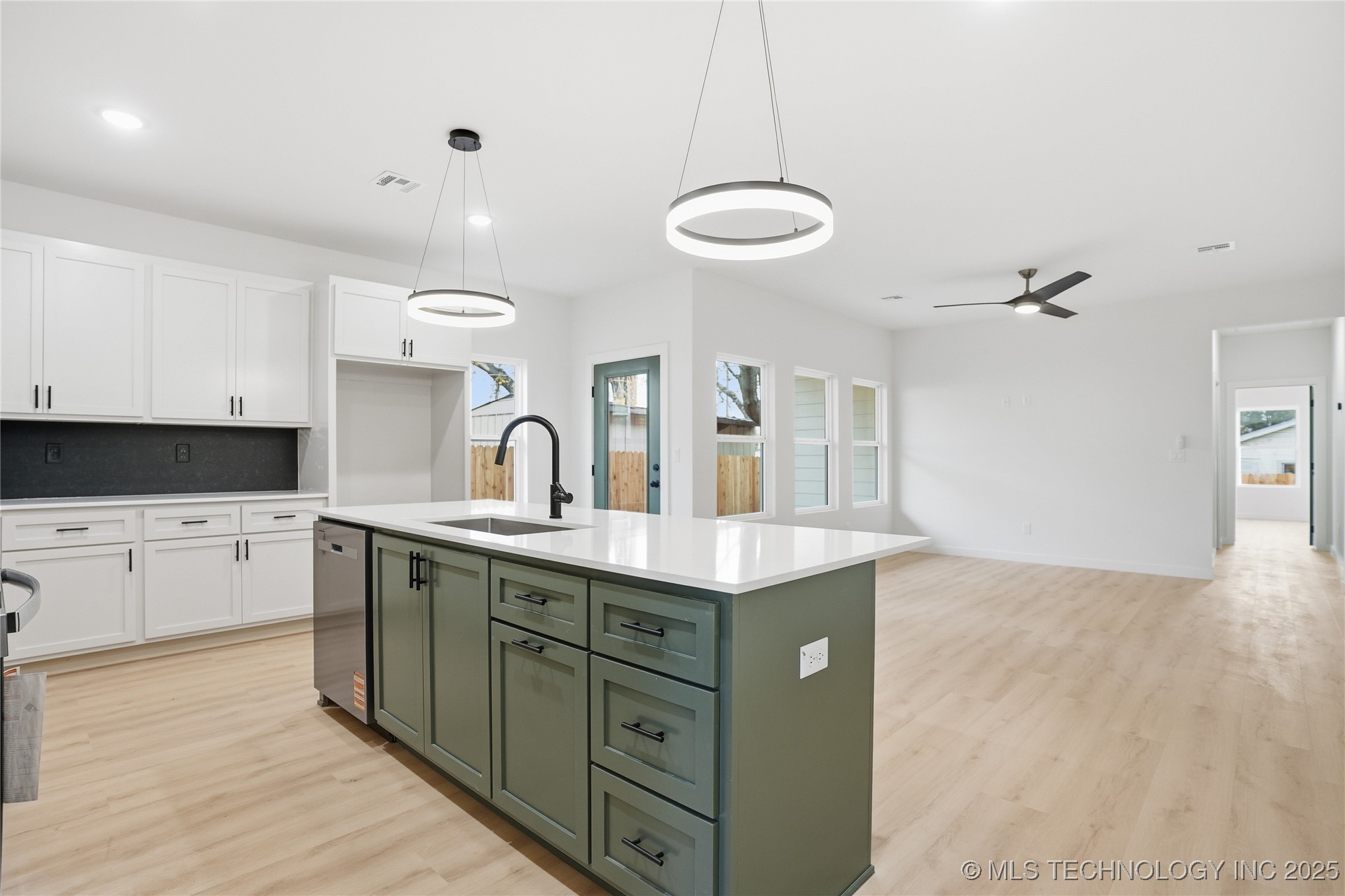 1435 N Main Street A-b Property Photo 21