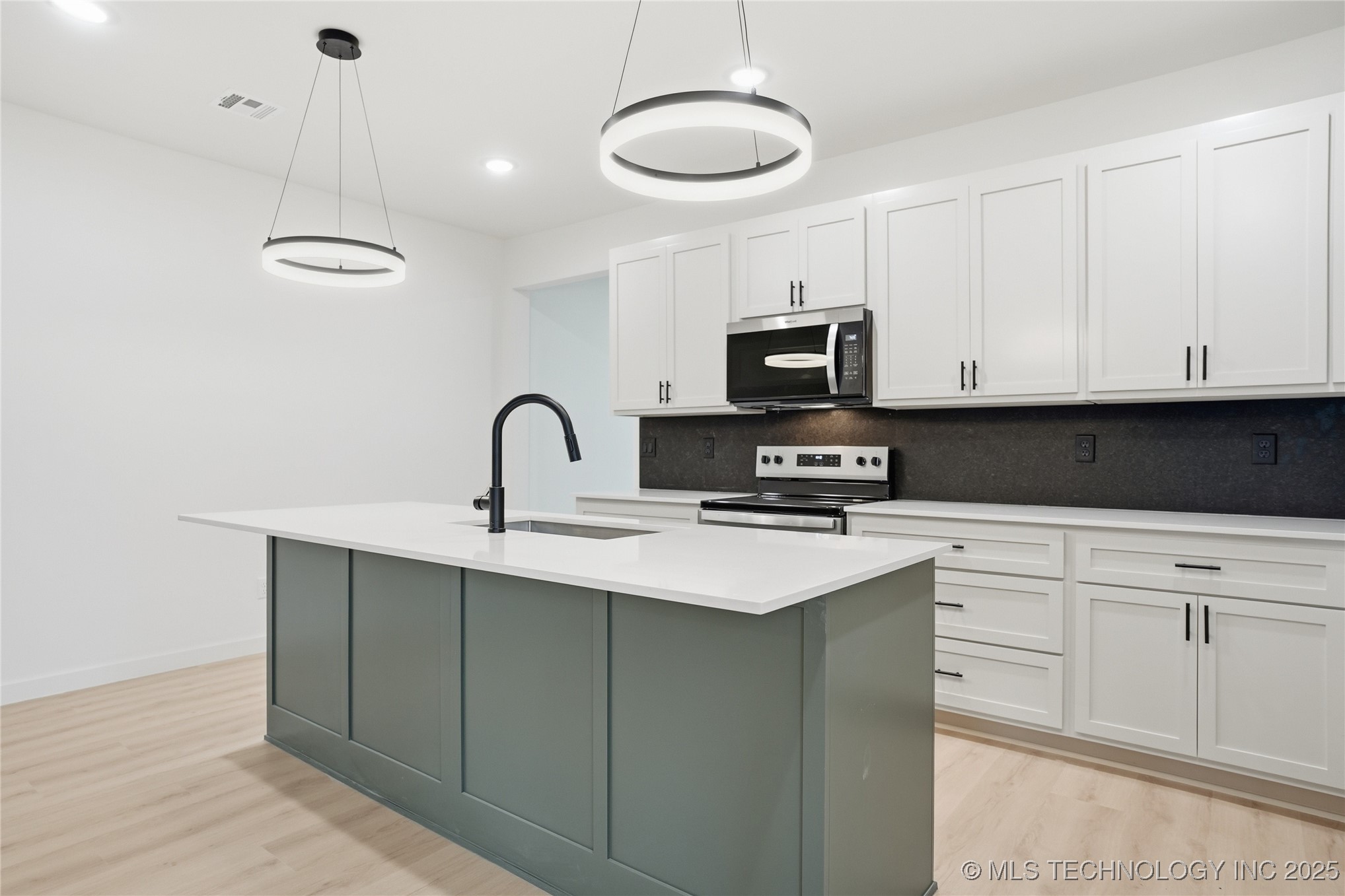 1435 N Main Street A-b Property Photo 22